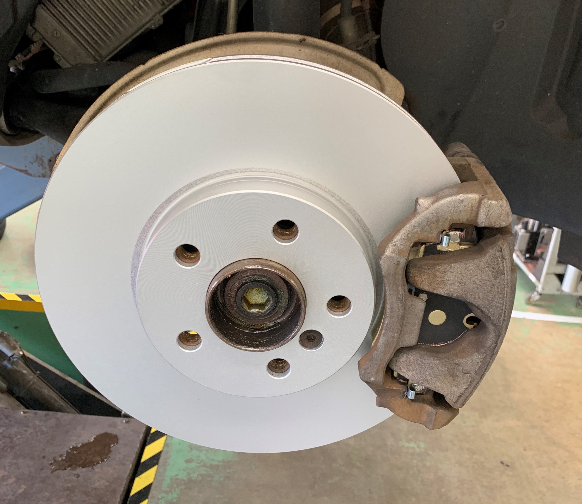 BMW X1 ブレーキパッド＆ローター交換！ BMW X1 足まわり（サスペンション・ブレーキ） 足まわり（サスペンション・ブレーキ