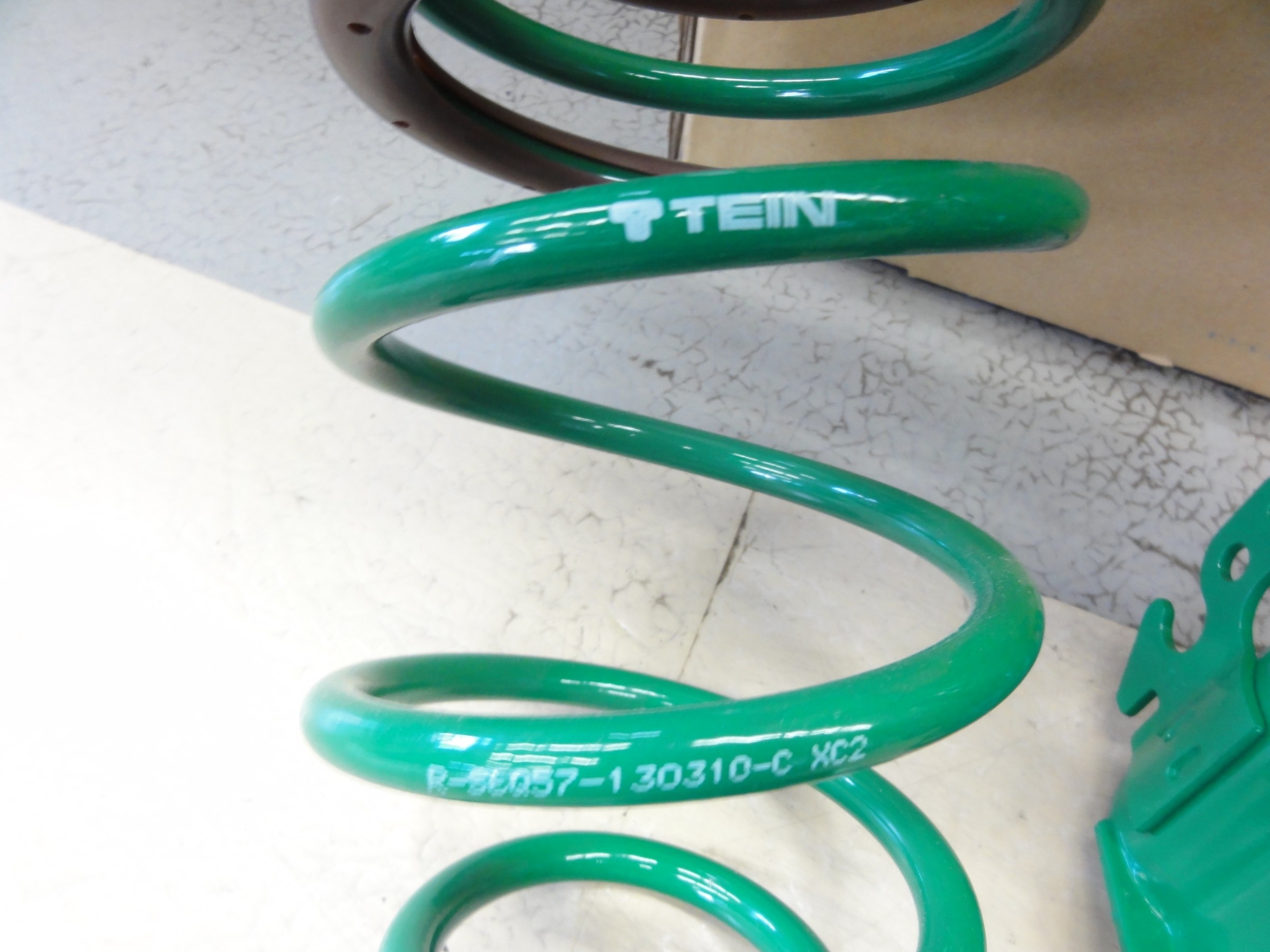 アクア（NHP10）テイン製車高調「STREET BASIS Z」装着