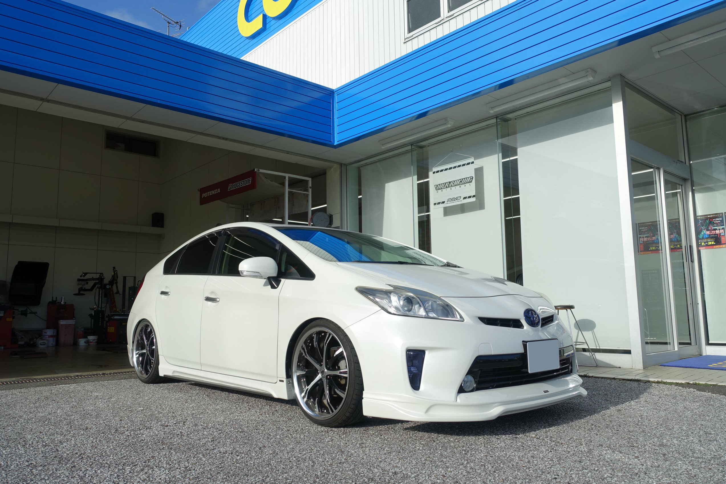 最初にセカンドカーで試してみたら良い感じだったのでメインカーにも