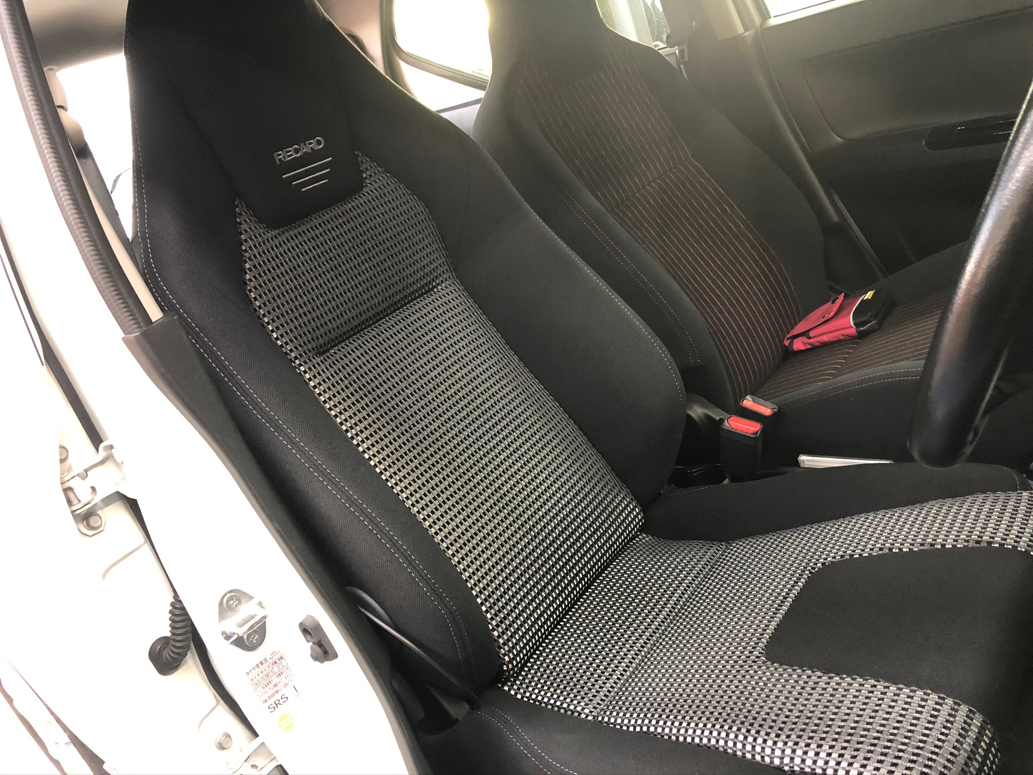 アルトターボRS レカロシート交換《 HA36S × RECARO LX-F アームレスト