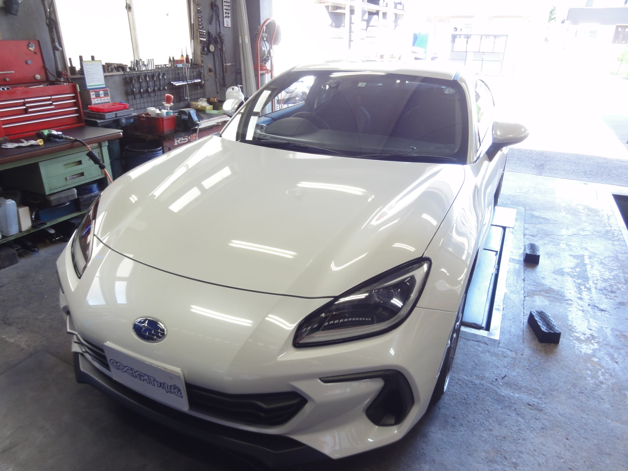 BRZ（ZD8）エンケイ製アルミホール「GTC01RR」＆ブリヂストンタイヤ