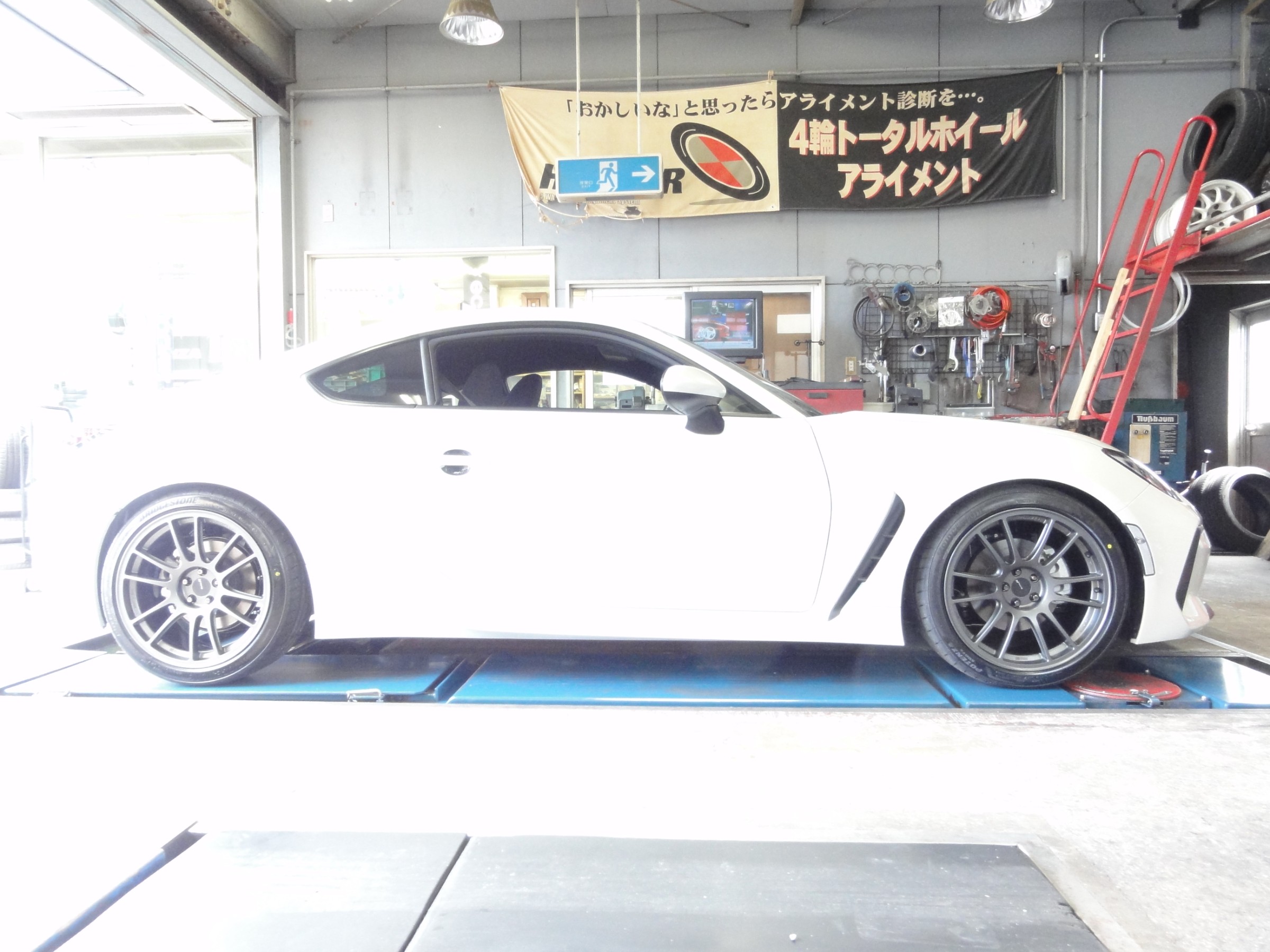 BRZ（ZD8）エンケイ製アルミホール「GTC01RR」＆ブリヂストン