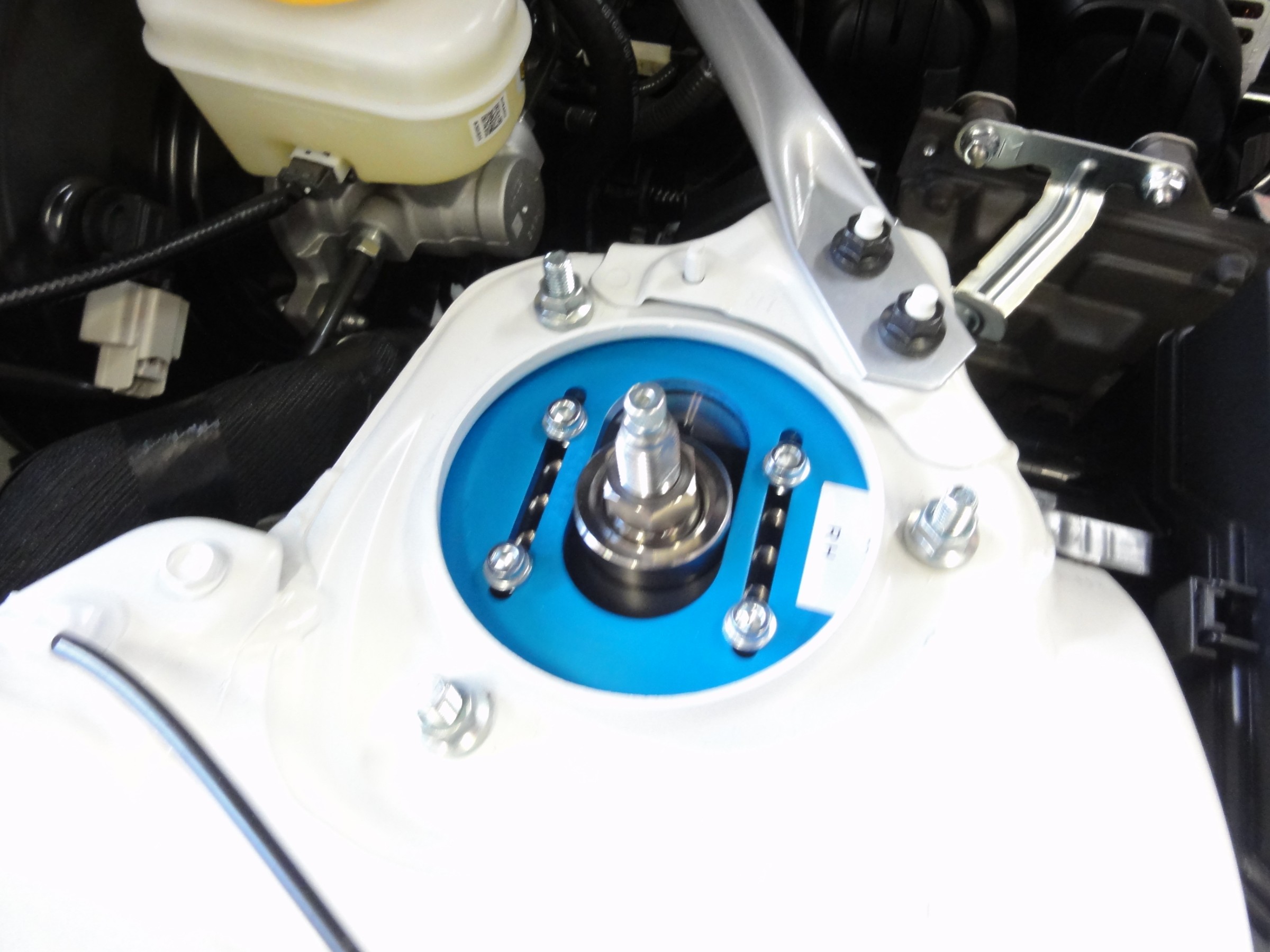 筑豊のダイヤ BRZ（ZD8）エンケイ製アルミホール「GTC01RR」＆ブリヂストン