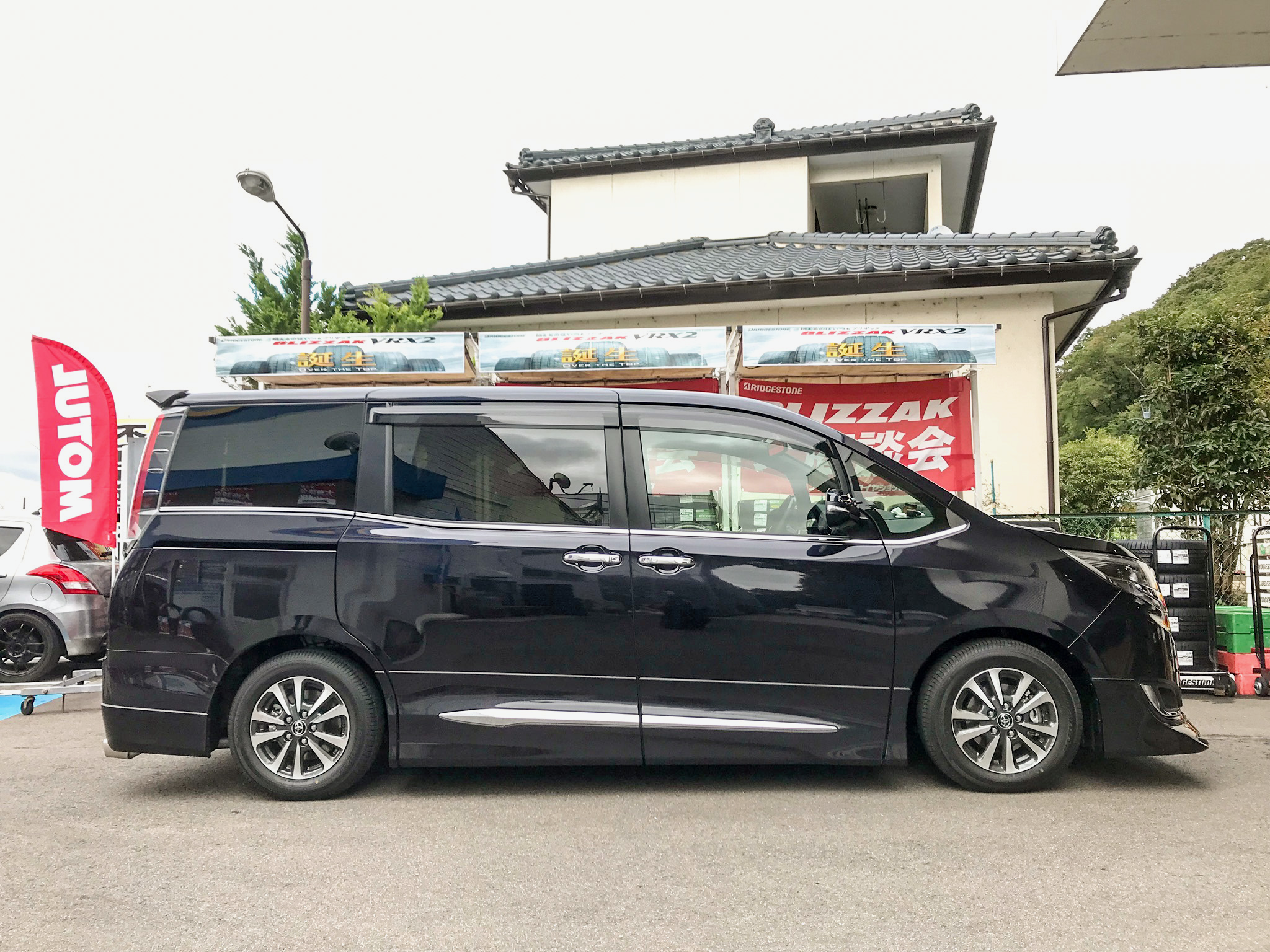エスクァイアの車高調・BLITZ ZZ-Rに関するカスタム事例｜車の