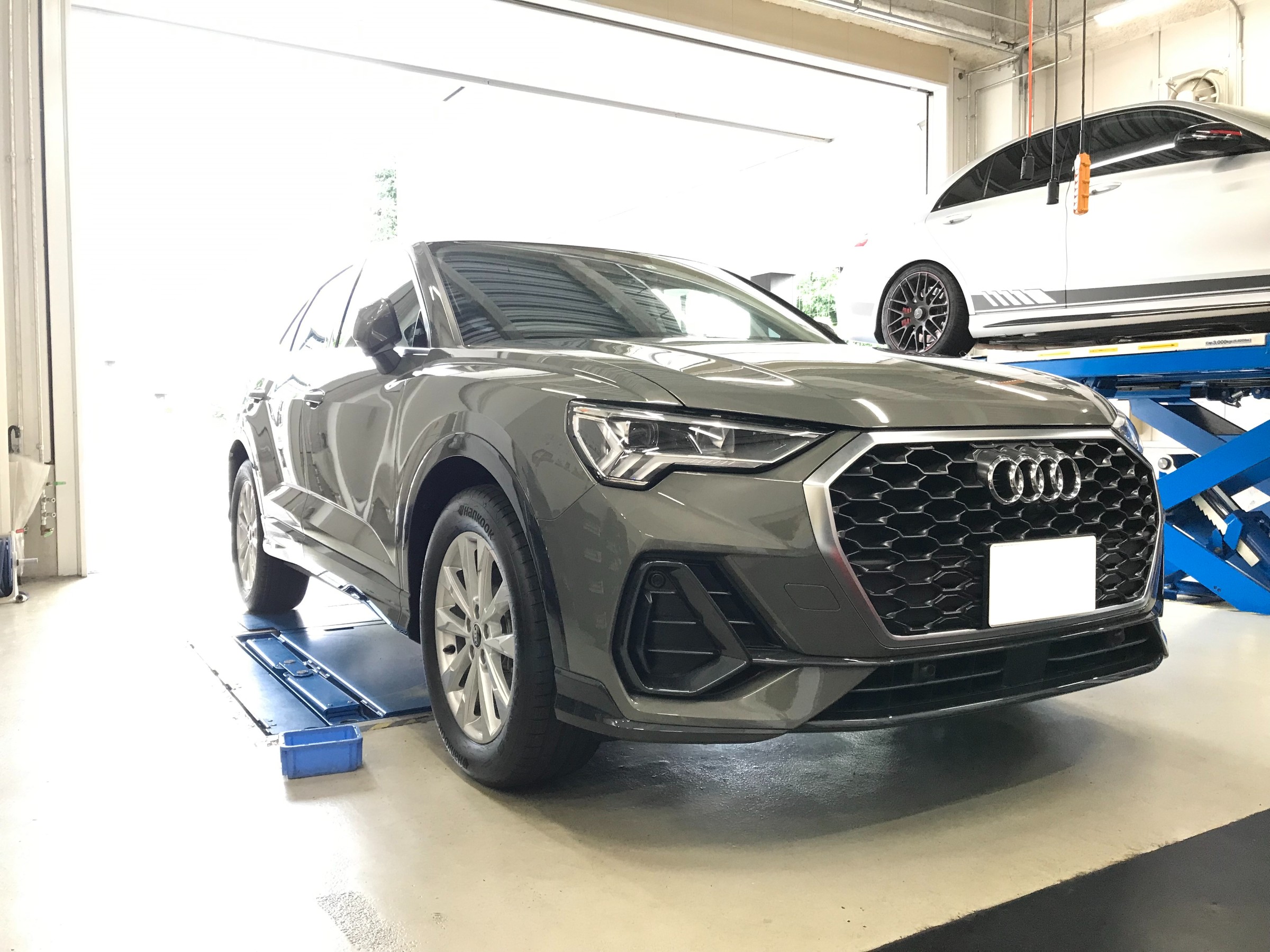 2種類選べる アウディ 【M's】AUDI アウディ Q3 F3 スポーツバック
