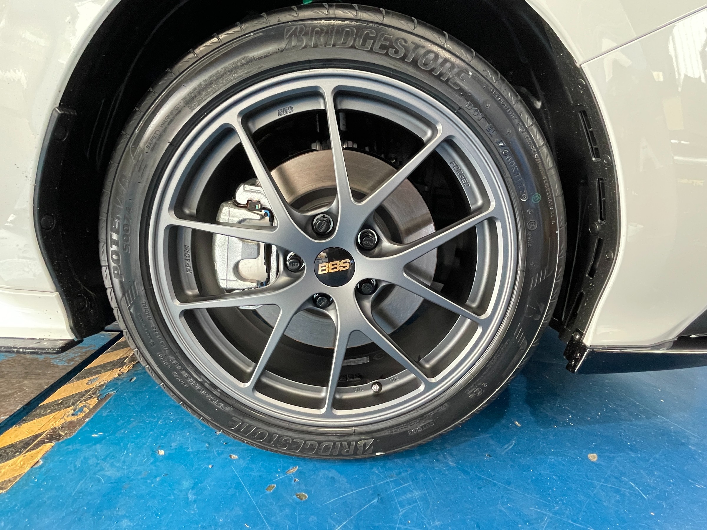 ☆納車後最速でホイール交換☆ | スバル レヴォーグ ホイール ☆納車後最速でホイール交換☆ | スバル レヴォーグ ホイール