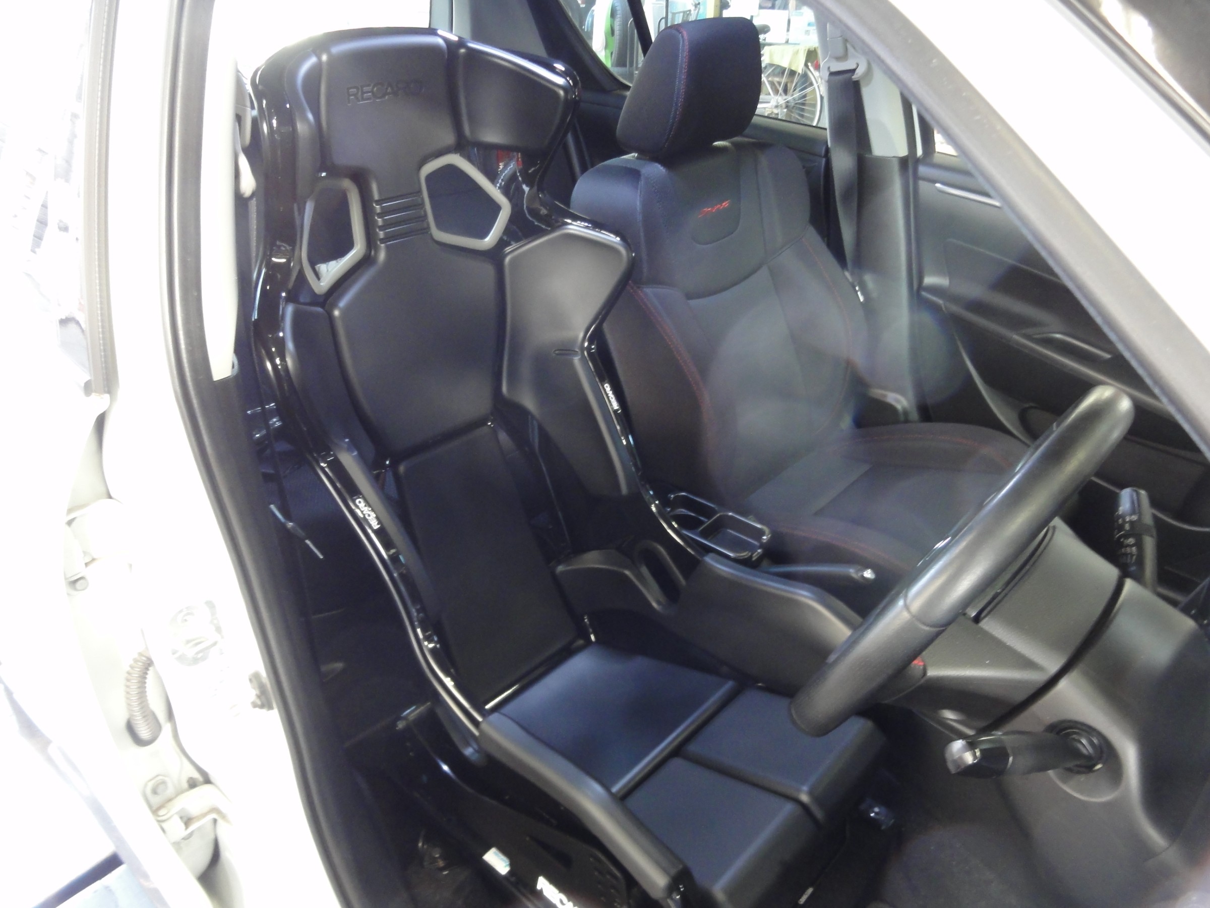 スイフトスポーツ（ZC32S）レカロ製モータースポーツシャルシート