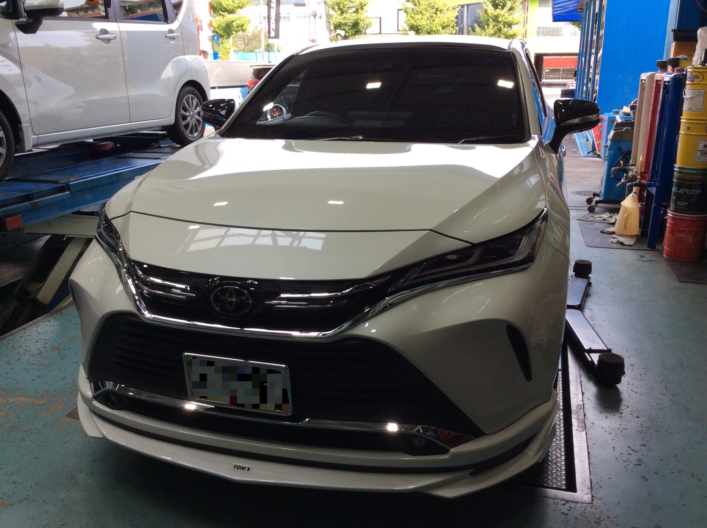 良い感じ トヨタ ハリアー 足まわり サスペンション ブレーキ 足まわり サスペンション ブレーキ サスペンションパーツ関連取付 スタッフ日記 コクピット 嵯峨野