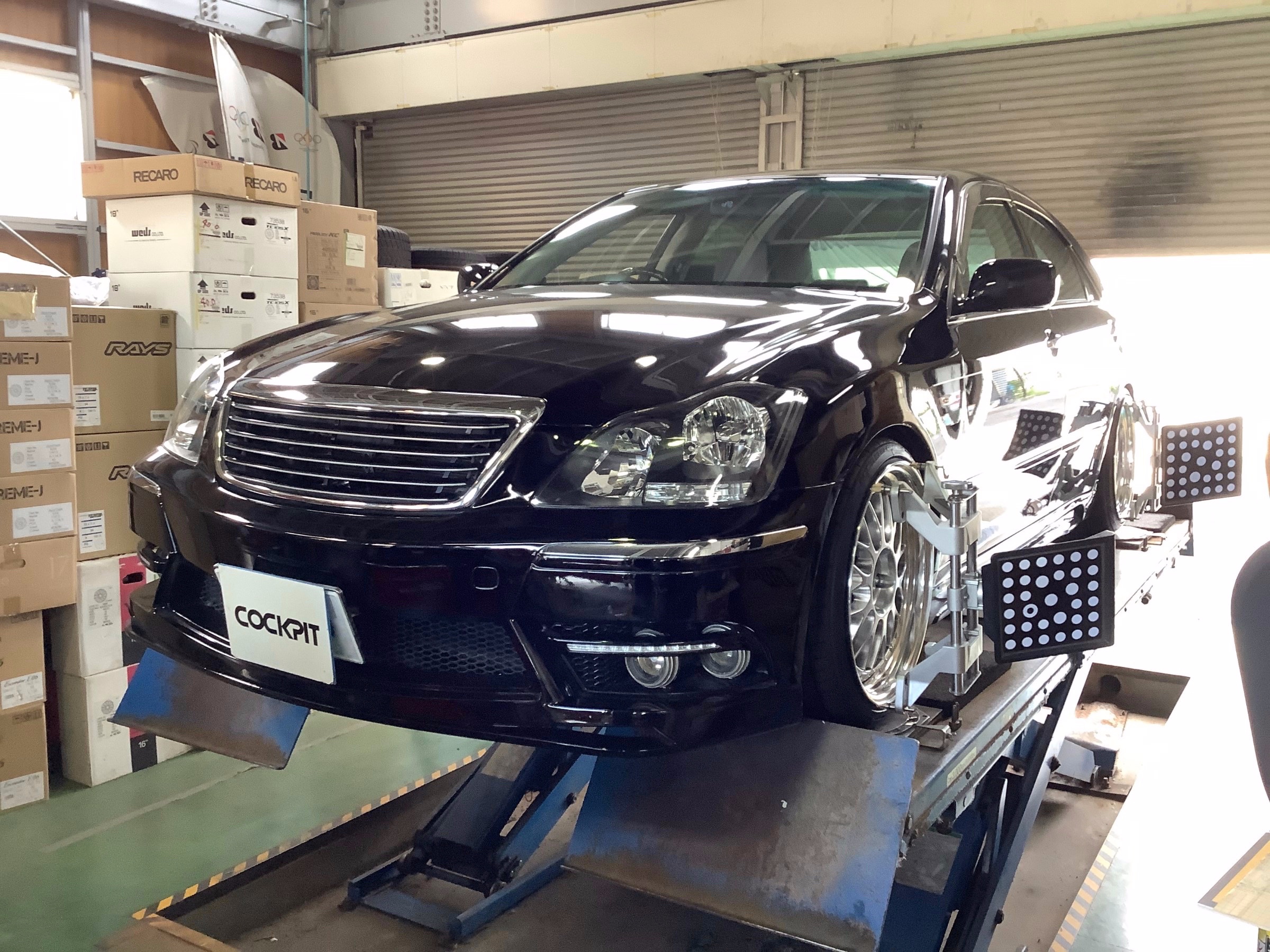 黒いセダン トヨタ クラウン 足まわり サスペンション ブレーキ 足まわり サスペンション ブレーキ サスペンションパーツ関連取付 今日のコクピット旭川 コクピット 旭川 車のカスタマイズにかかわるスタッフより