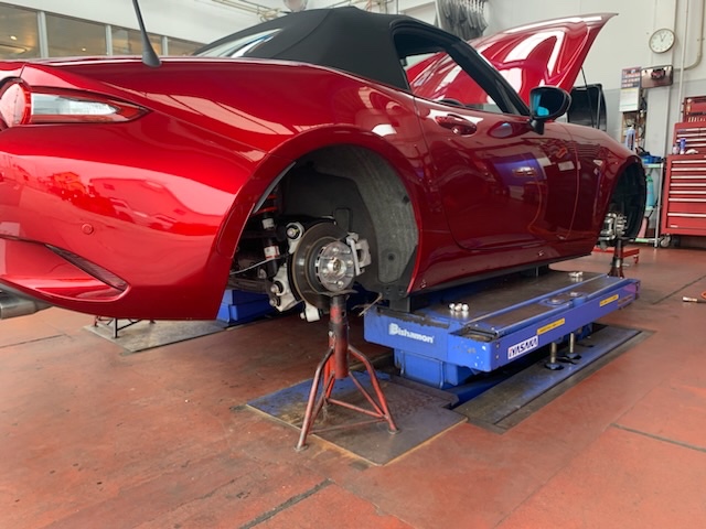 ◇MAZDA ROADSTER [ND5RC] 用品取付 AUTOEXE ローダウン