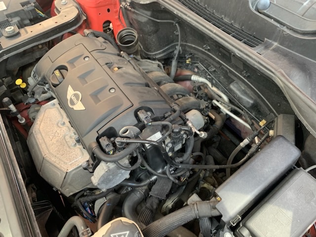 ◇BMW MINI CROSSOVER [ZC16] 一般整備 ウォーターサーモ