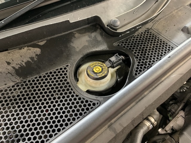 ◇AUDI A5 SPORTBACK [8TCDNL] 用品取付 DIXCEL フロントブレーキ