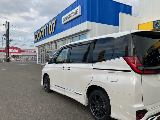 ZWR95W VOXY × ユピテル LS2000 レーザー＆レーダー探知機