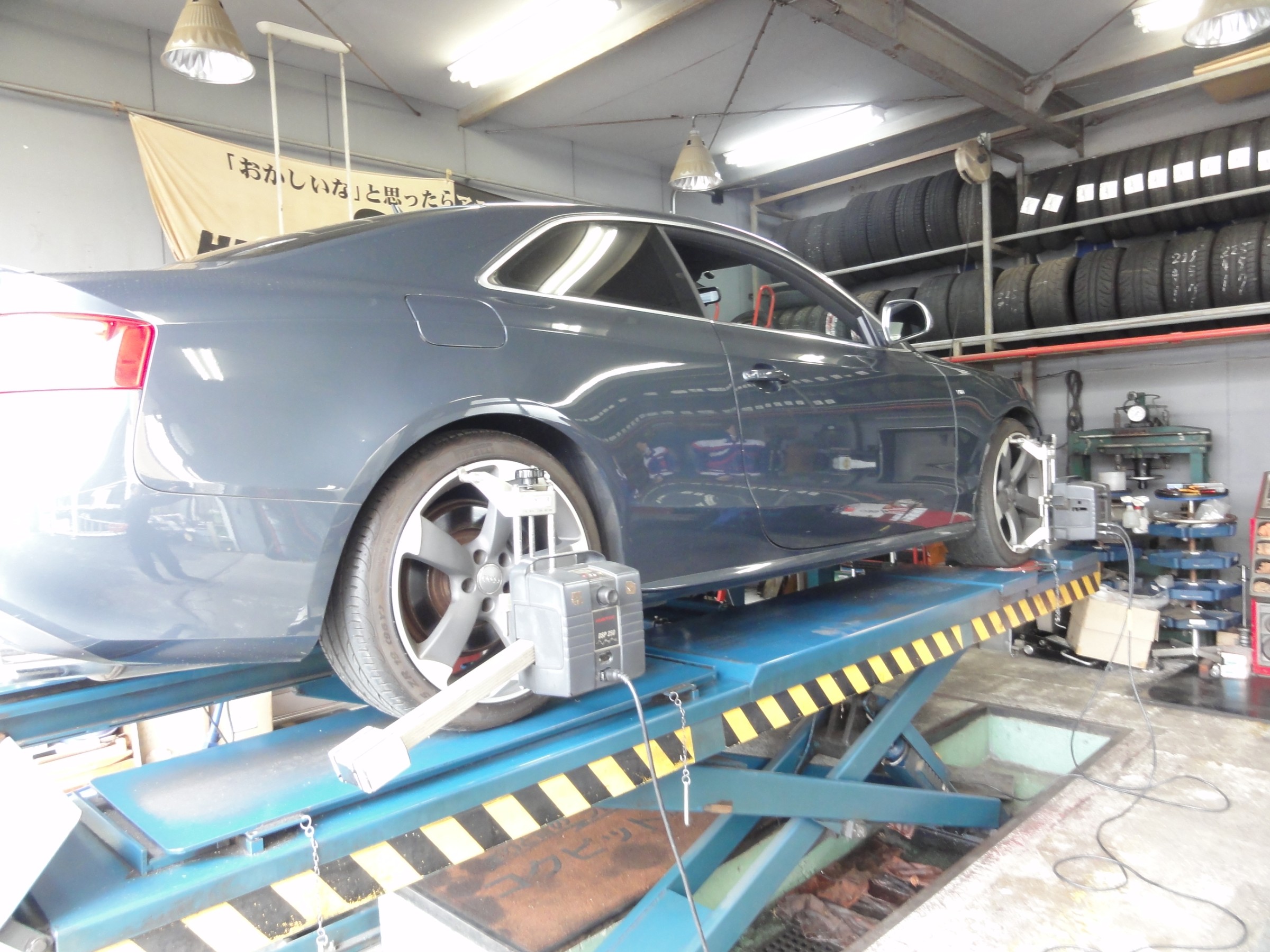 アウディ S5 アライメント測定＆調整。 アウディ S5 ホイール > 4輪トータルアライメント測定・調整 作業日誌 コクピット