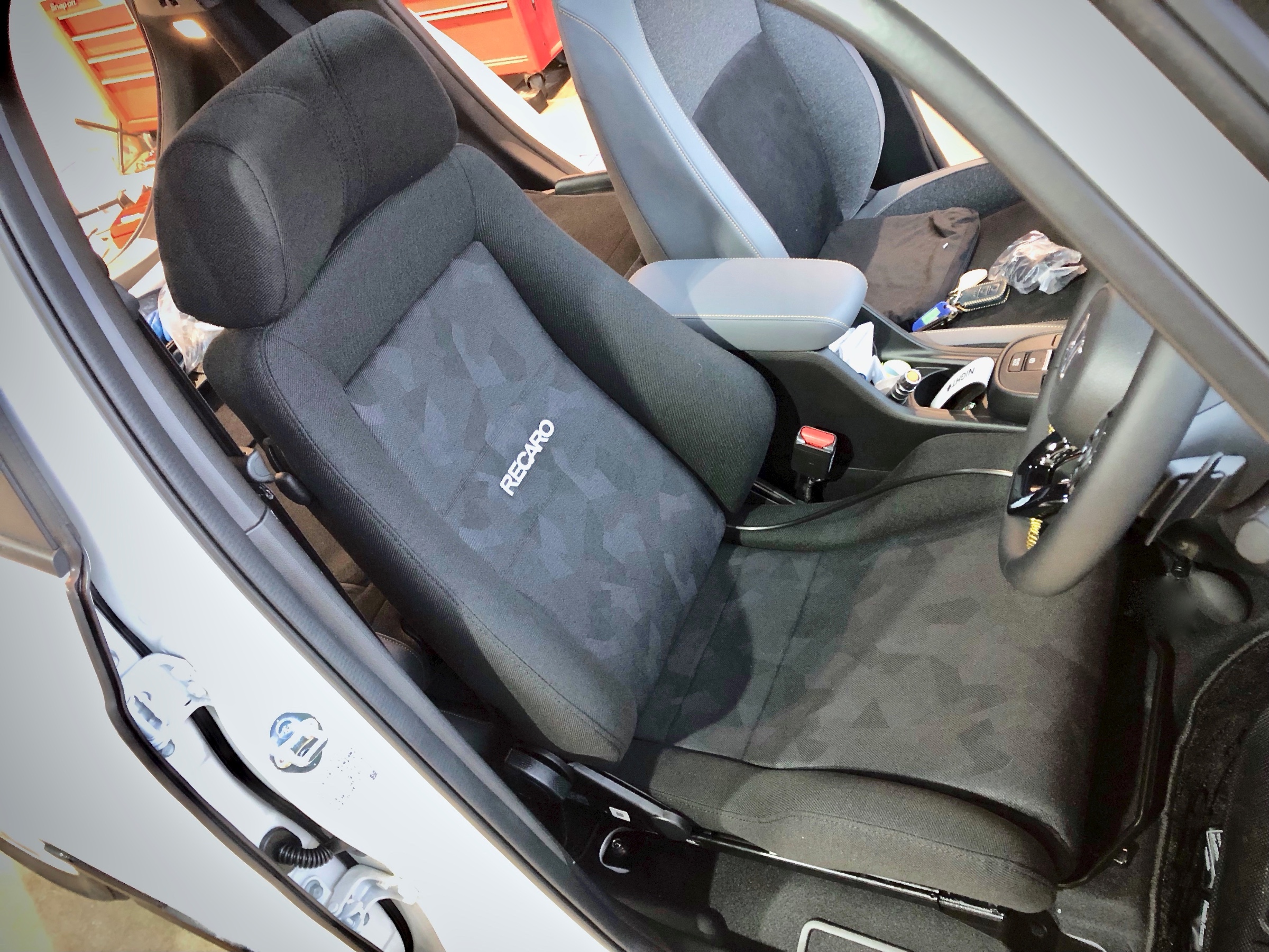 GN0W MITSUBISHI OUTLANDER PHEV ✖ RECARO SR-7F ✖ BREX Smart Reco 