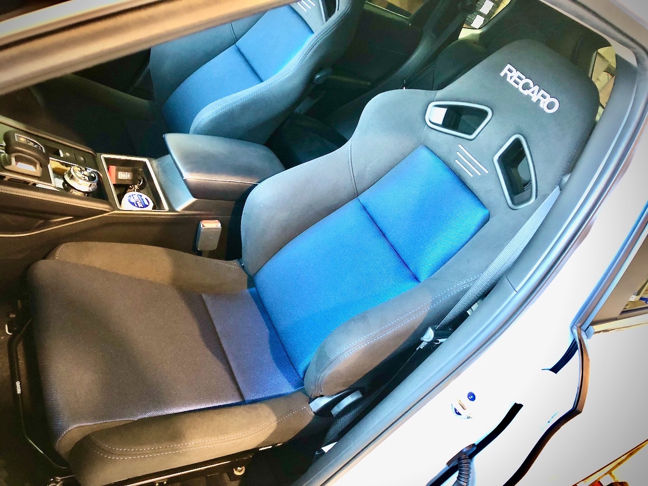 GN0W MITSUBISHI OUTLANDER PHEV ✖ RECARO SR-7F ✖ BREX Smart Reco 