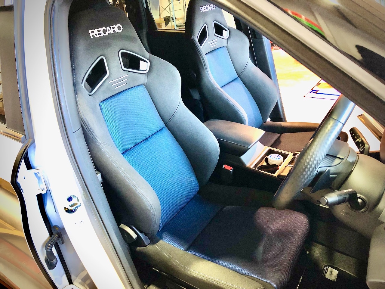 GN0W MITSUBISHI OUTLANDER PHEV ✖ RECARO SR-7F ✖ BREX Smart Reco 