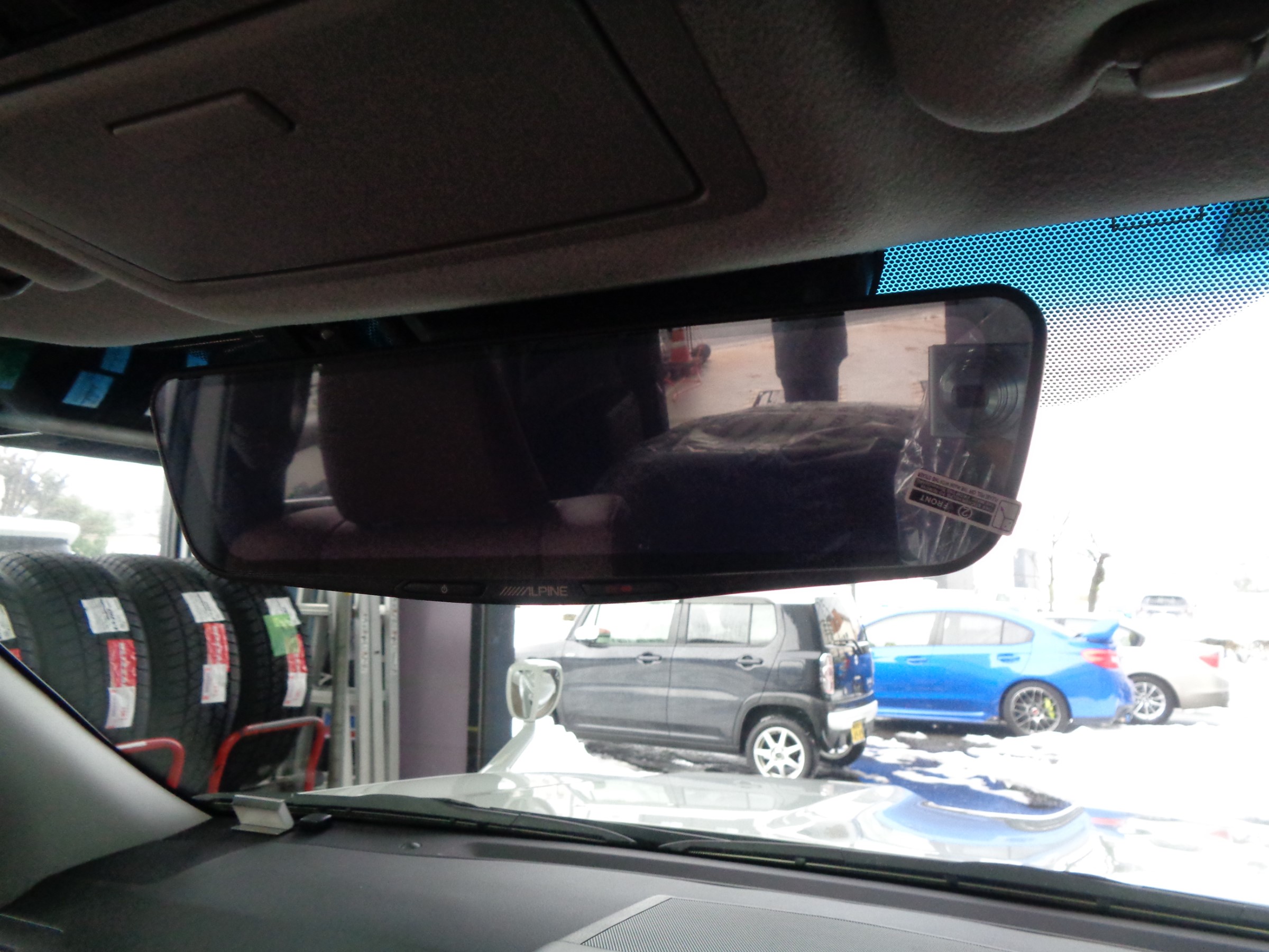 トヨタ ランクルプラドにアルパインデジタルミラー＆盗難防止