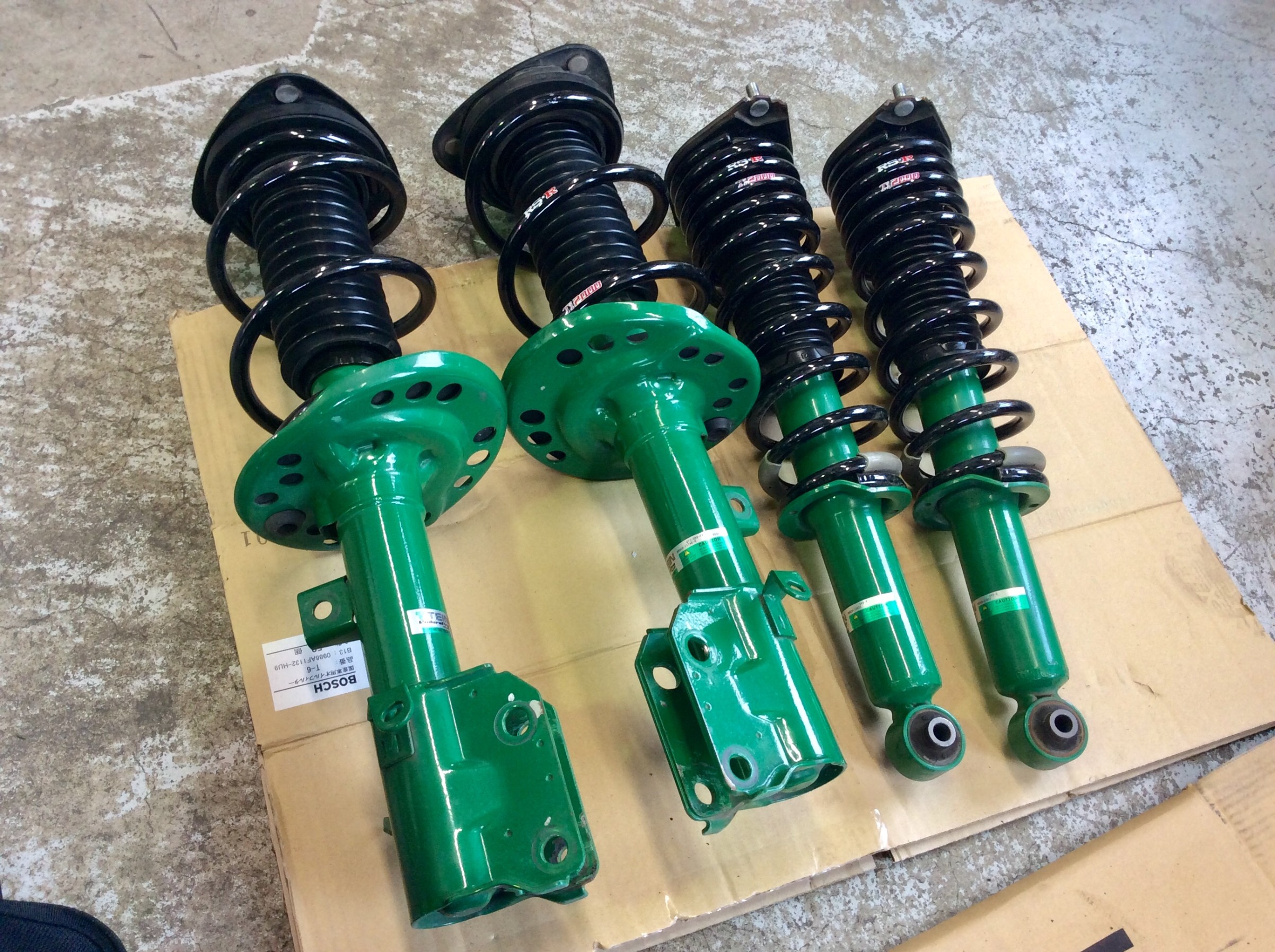 オイルペイント スバル、フォレスター純正スプリング - 通販 - tdsc.sn