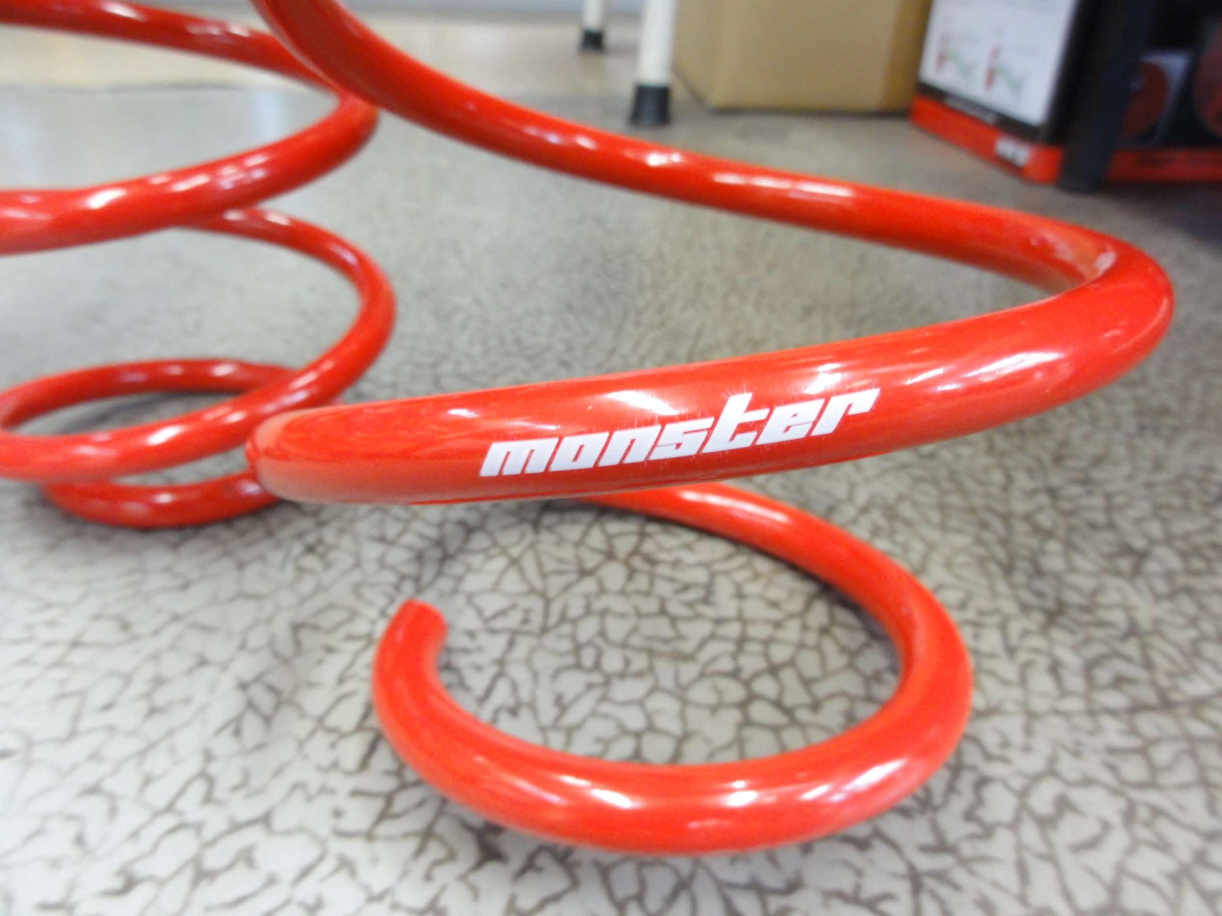スイフトスポーツ（ZC33S）モンスタースポーツ製ローダウン