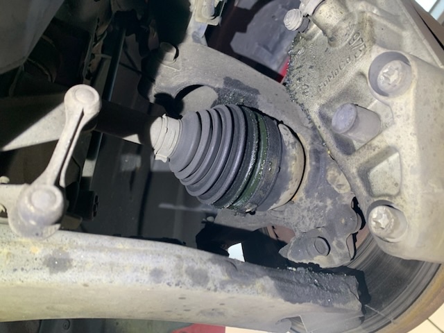 ◇MAZDA AXELA SPORT [BLEFW] 一般整備 ダッシュボードAssy交換