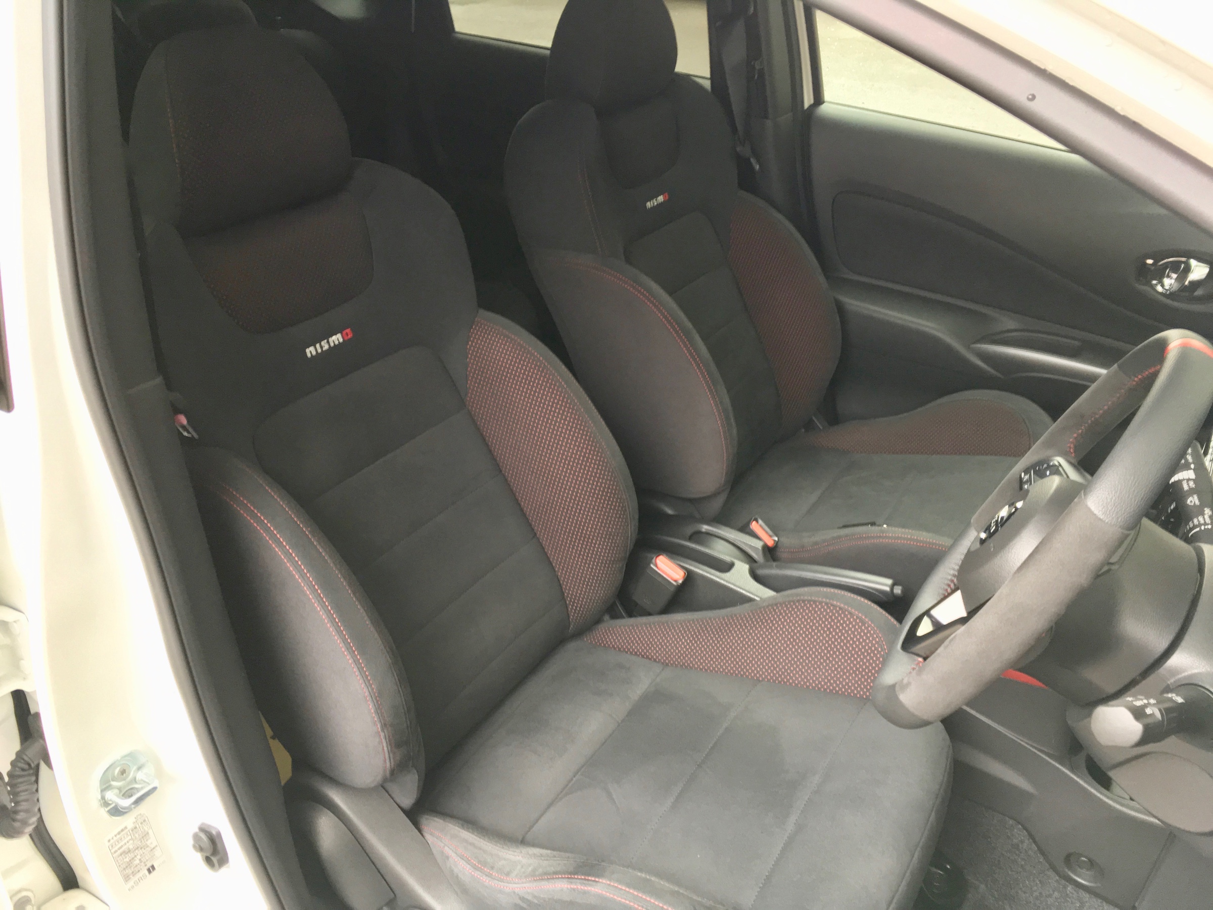 HE12・日産・NOTE e-POWER NISMOにRECARO SR-7 KK100 & SR-7F