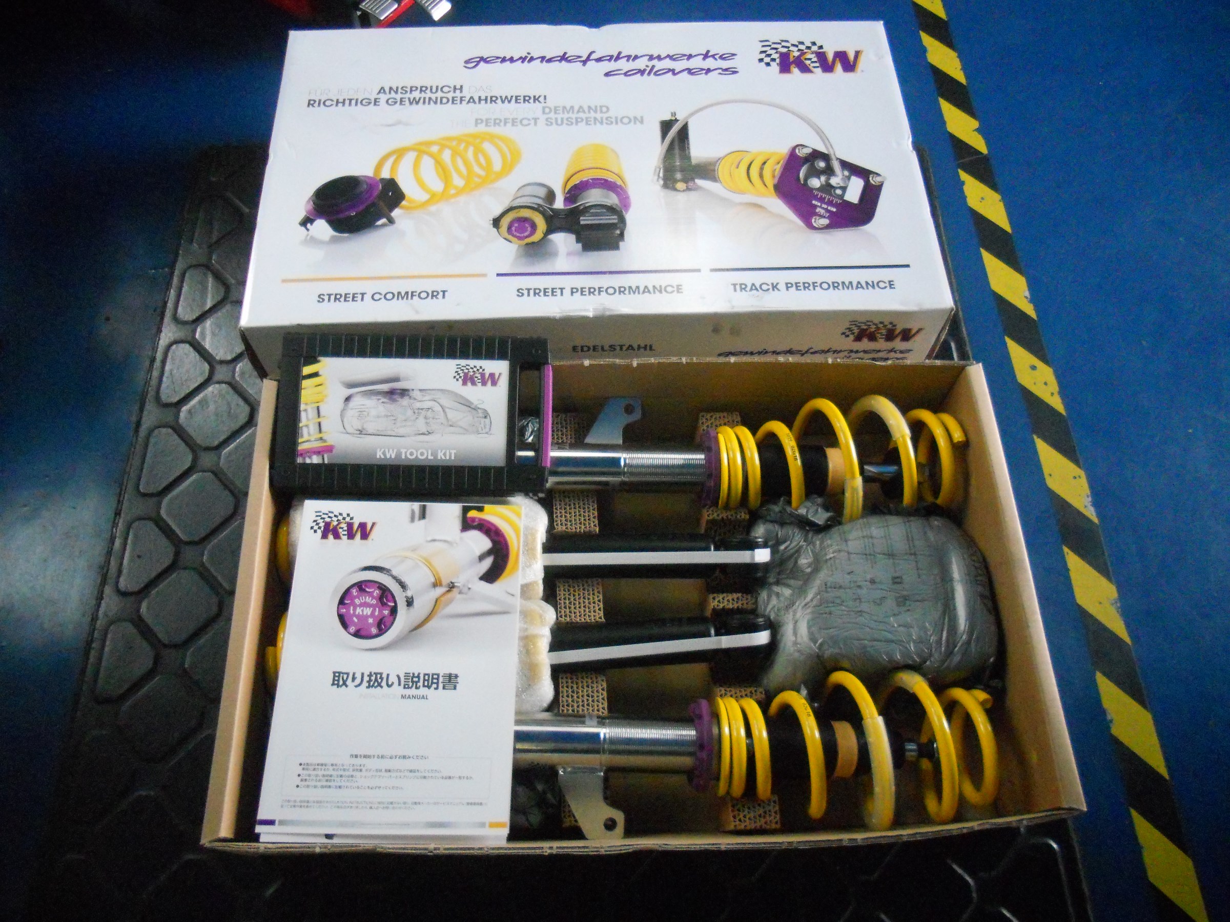 フォルクスワーゲン シャラン KW 車高調取付！！ ～ | スタッフ日記