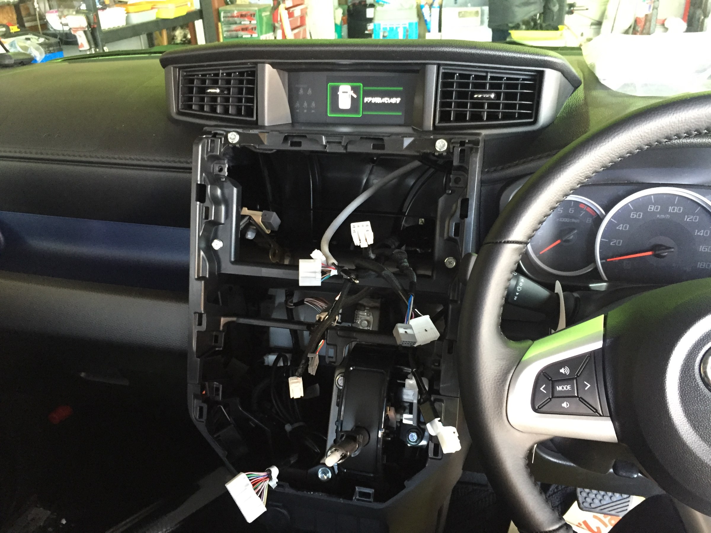 トヨタ ルーミー ナビ カメラ 取り付け トヨタ Av カーナビ ドライブレコーダー Etc Av カーナビ ドライブレコーダー Etc ナビゲーション取付 Pit作業レポート Cockpit Age3 コクピットエイジ 車のカスタマイズにかかわるスタッフより