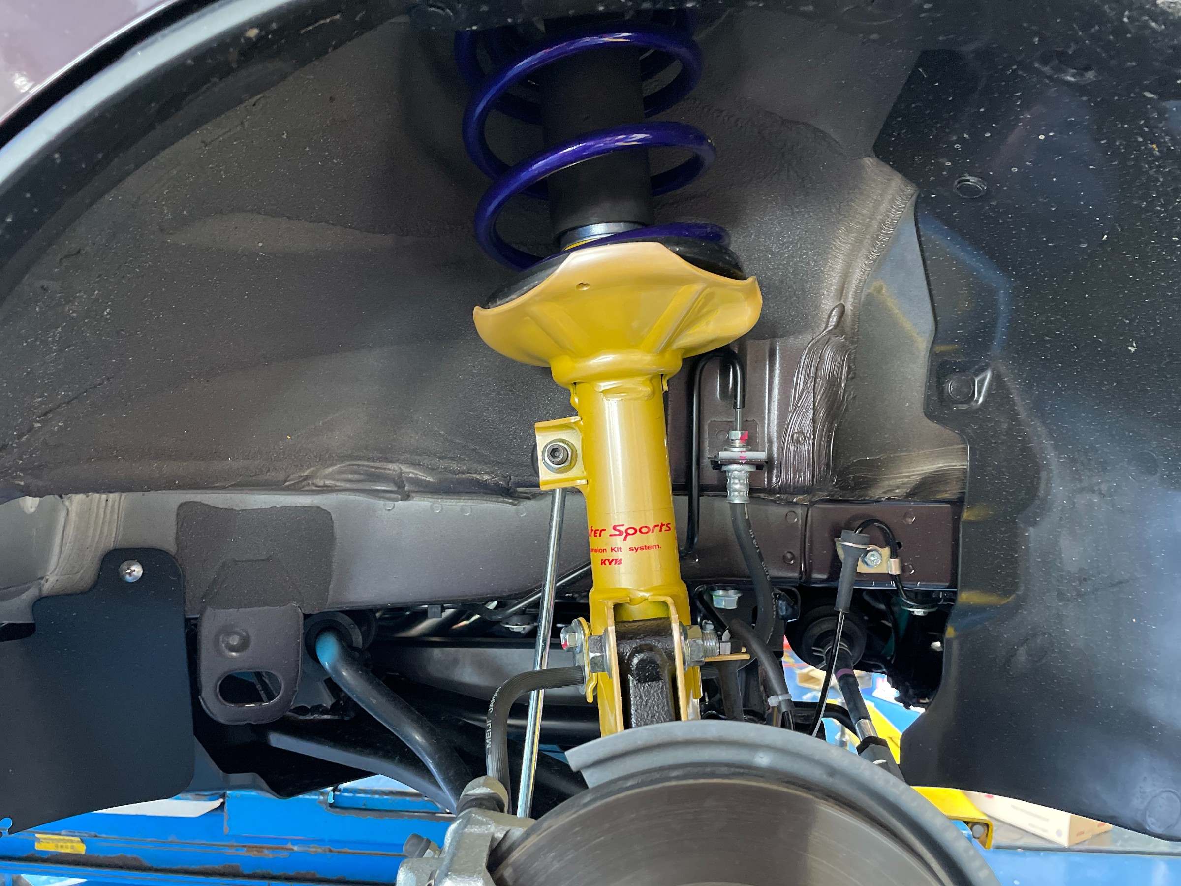 エブリワゴン　足回り　新車外し エブリイワゴン 外品ショックアブソーバー取付(ショック交換