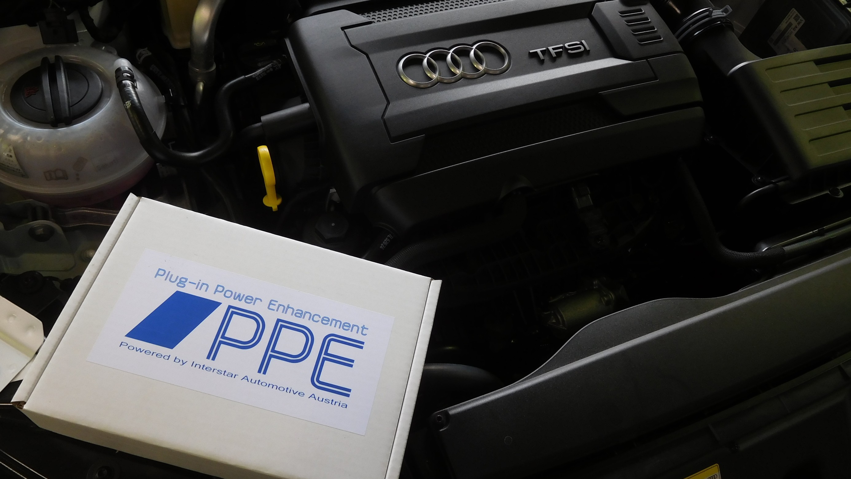 新車 AUDI TT に スロコンPPT2 & サブコンPPE & レーダー取付と TV