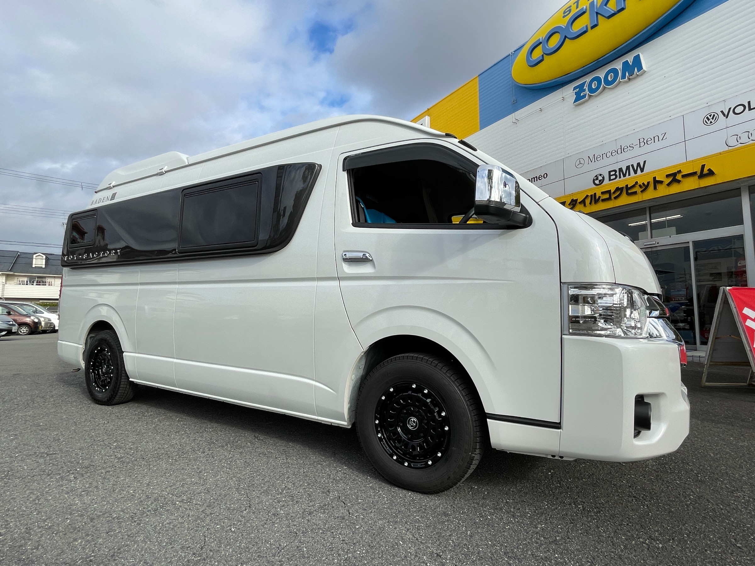 ☆人気のキャンピングカーに専用ホイールを装着☆ | トヨタ