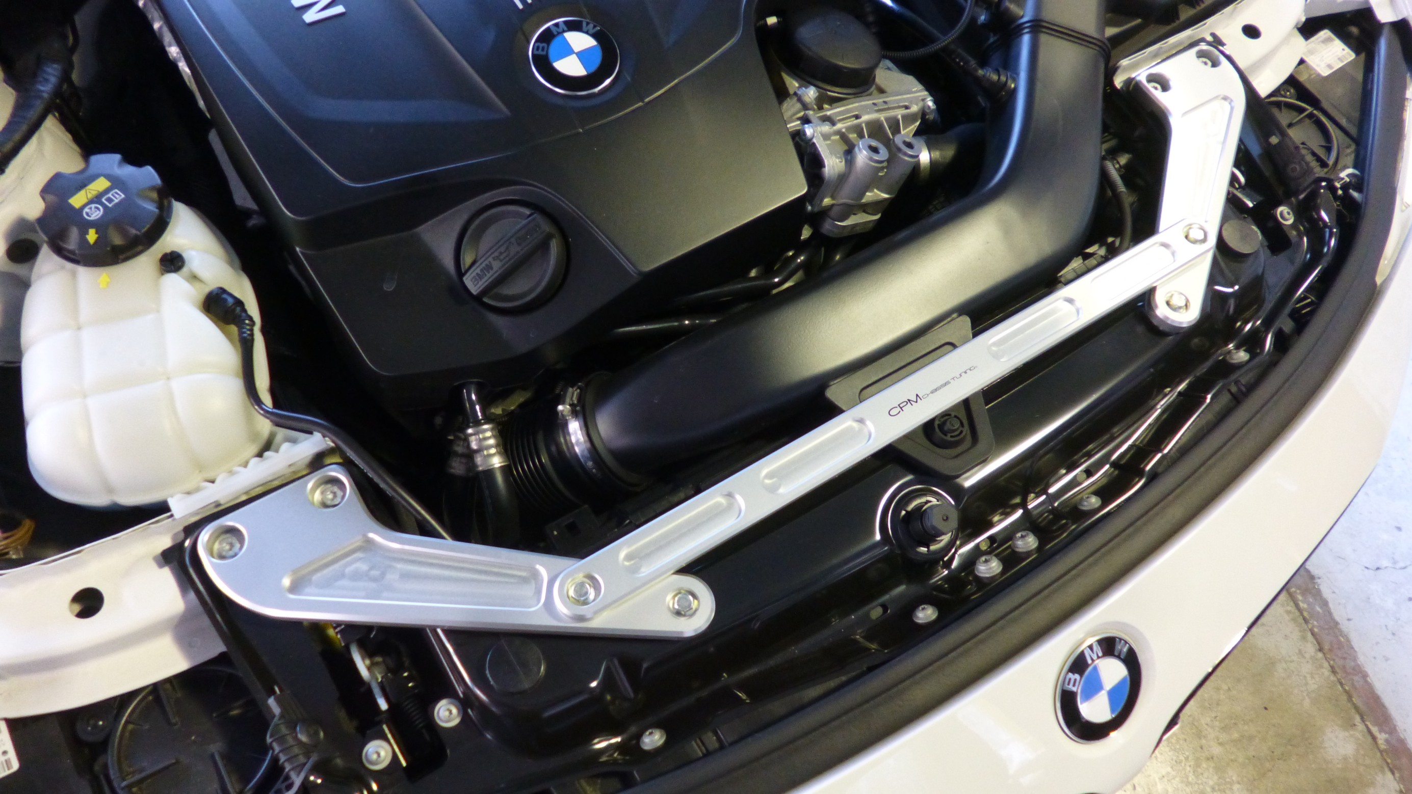新しいスタイル cpm の新商品♪ F型 BMW用 Front End Brace（フロント エンド ブレース）早速取付作業 ／ BMW F32 435i | BMW  足まわり（サスペンション・ブレーキ） 足まわり（サスペンション・ブレーキ） > サスペンションパーツ関連取付 | Feel Book |  スタイルコクピット フィール  パーツ
