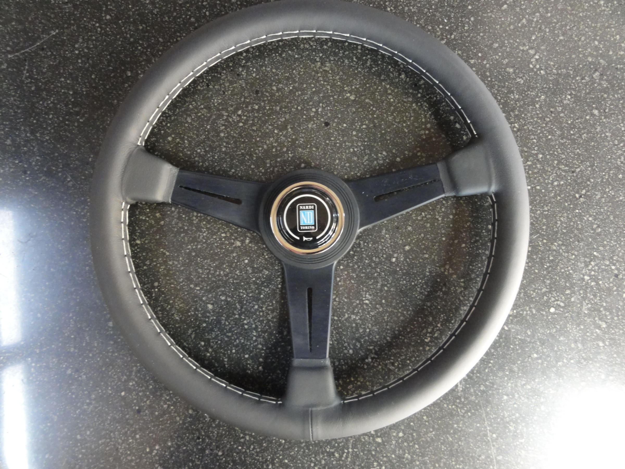 MR2（SW20）ナルディ製スポーツステアリング「クラシック：360mm」装着