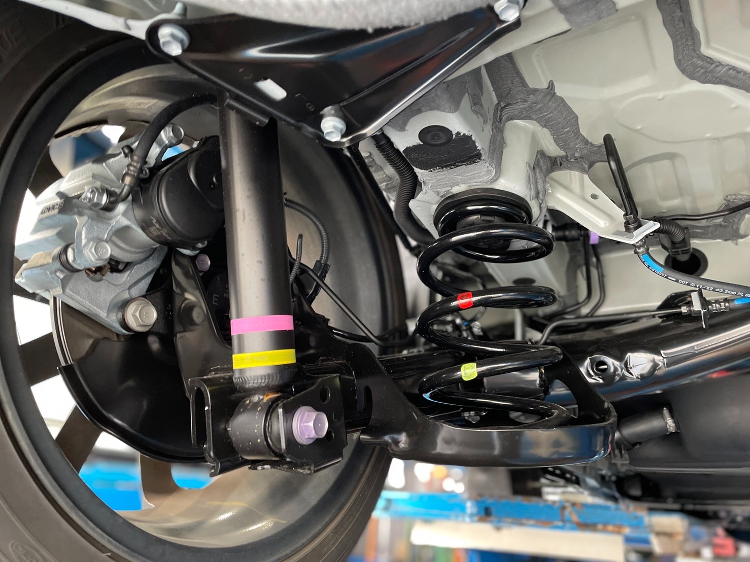 ☆新型 ヴォクシー 納車直後にローダウン☆ | トヨタ ヴォクシー 足