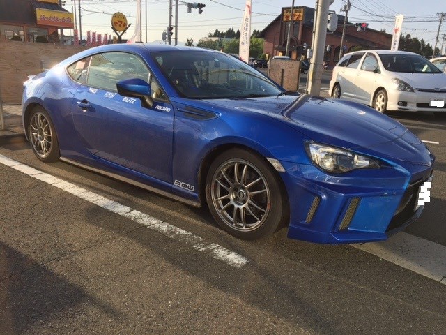 スバルbrz Recaroレカロ スバル Brz インテリア インテリア ステアリング シート交換 スタッフ日記 コクピット 107 車のカスタマイズにかかわるスタッフより