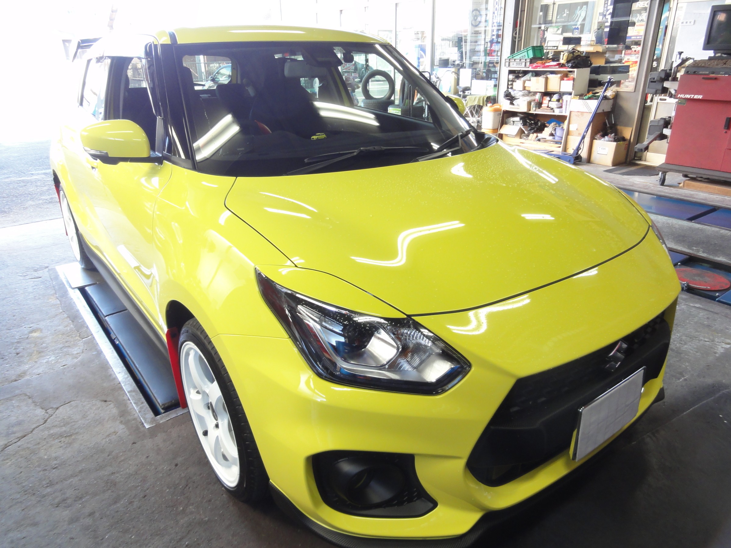 スイフトスポーツ（ZC33S）HKS製車高調「ハイパーマックスＳ」装着