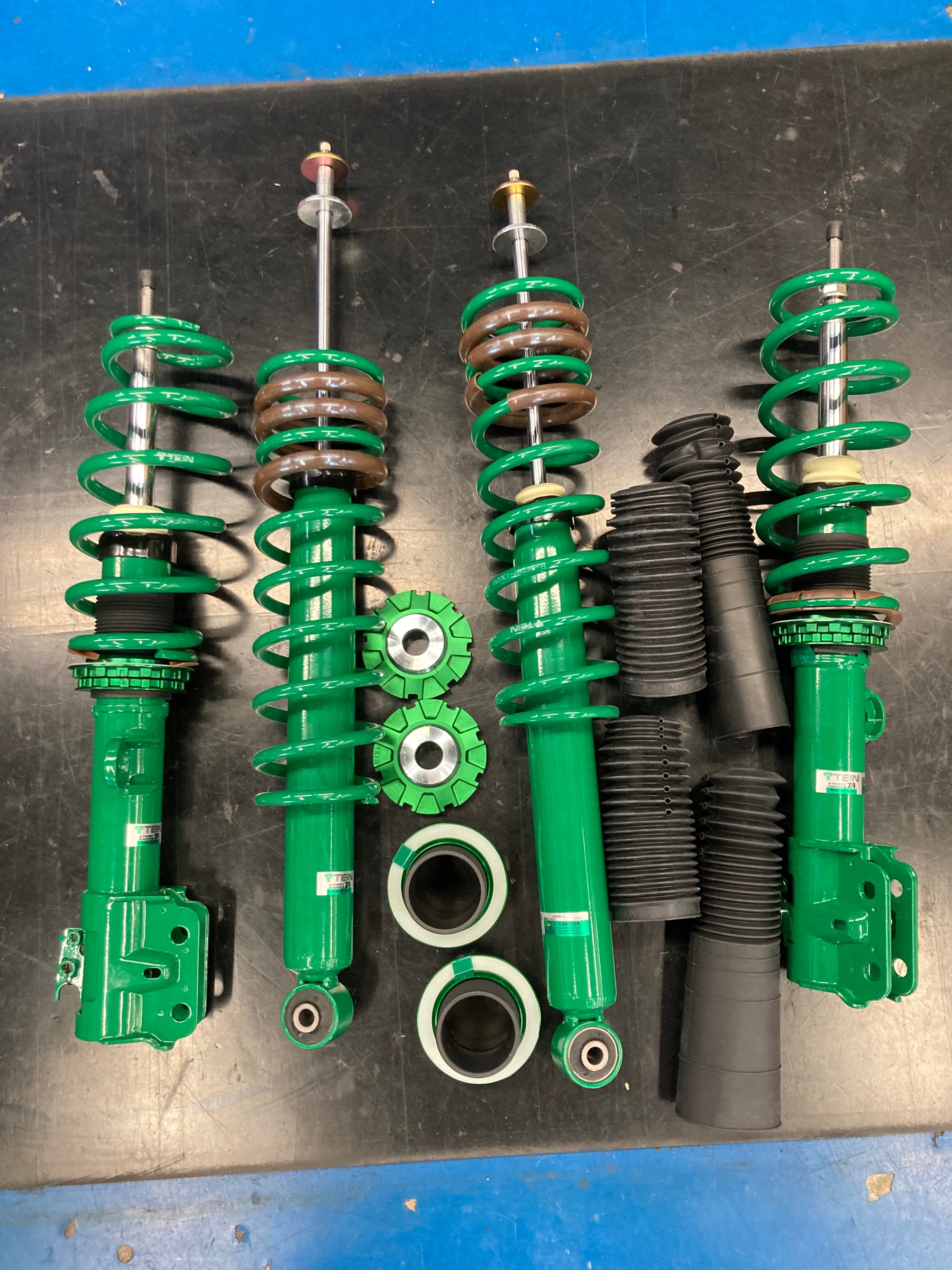 タフトをアゲアゲです。 | カスタマイズ日記 | コクピット 相模原 | 車