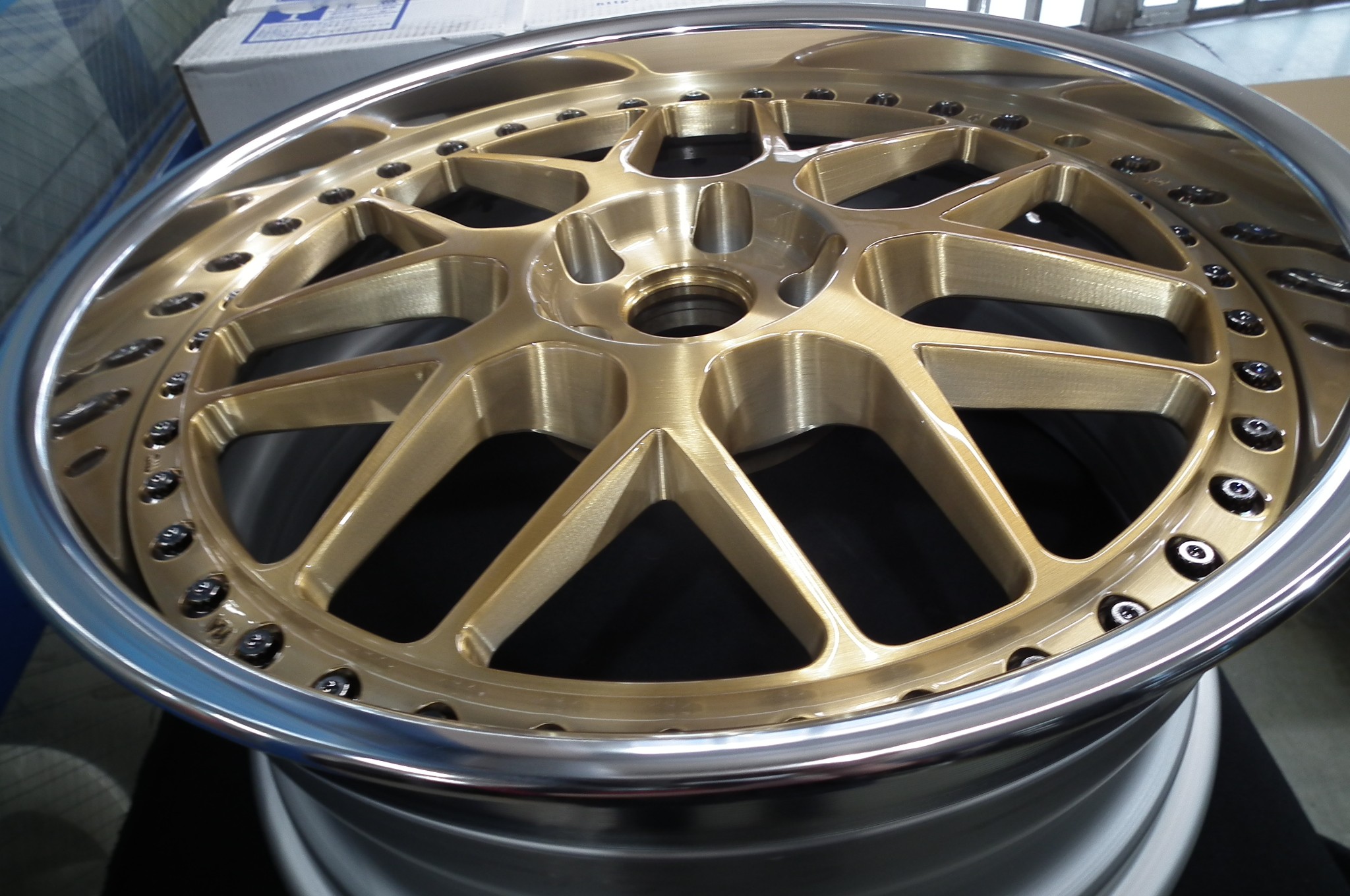 LEON HARDIRITT（レオンハルト）GEMUT BMWアルミホイール