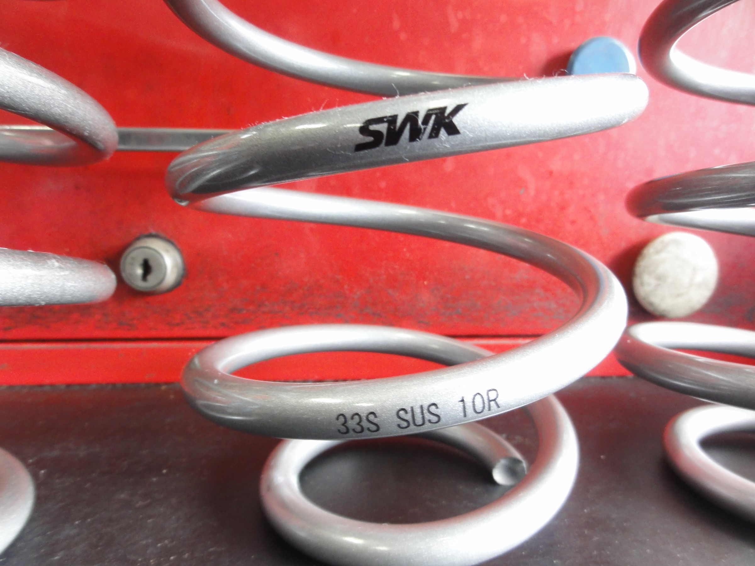 ど*ん様 SWK サスペンションスプリング zc33s ど*ん様 SWK サスペンションスプリング zc33s スイフトスポーツ