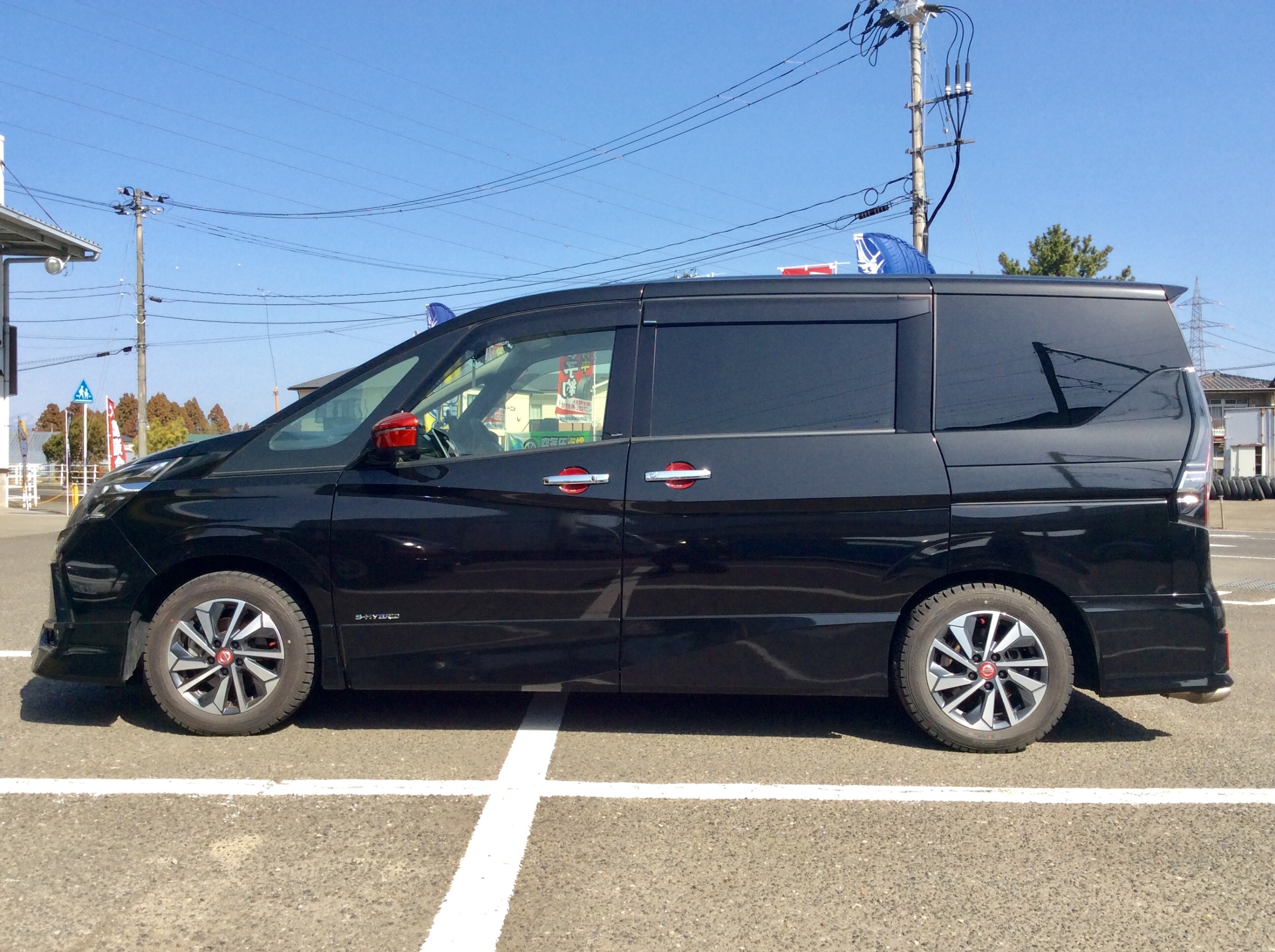 セレナハイウェイスター GFC27 車高調取り付けます！ | 日産