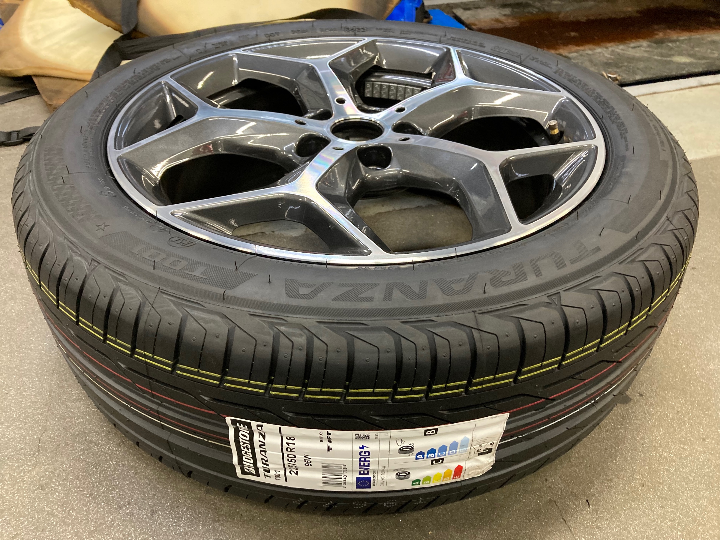 認証タイヤも！ | BMW X1 タイヤ タイヤ > タイヤ・ホイール交換