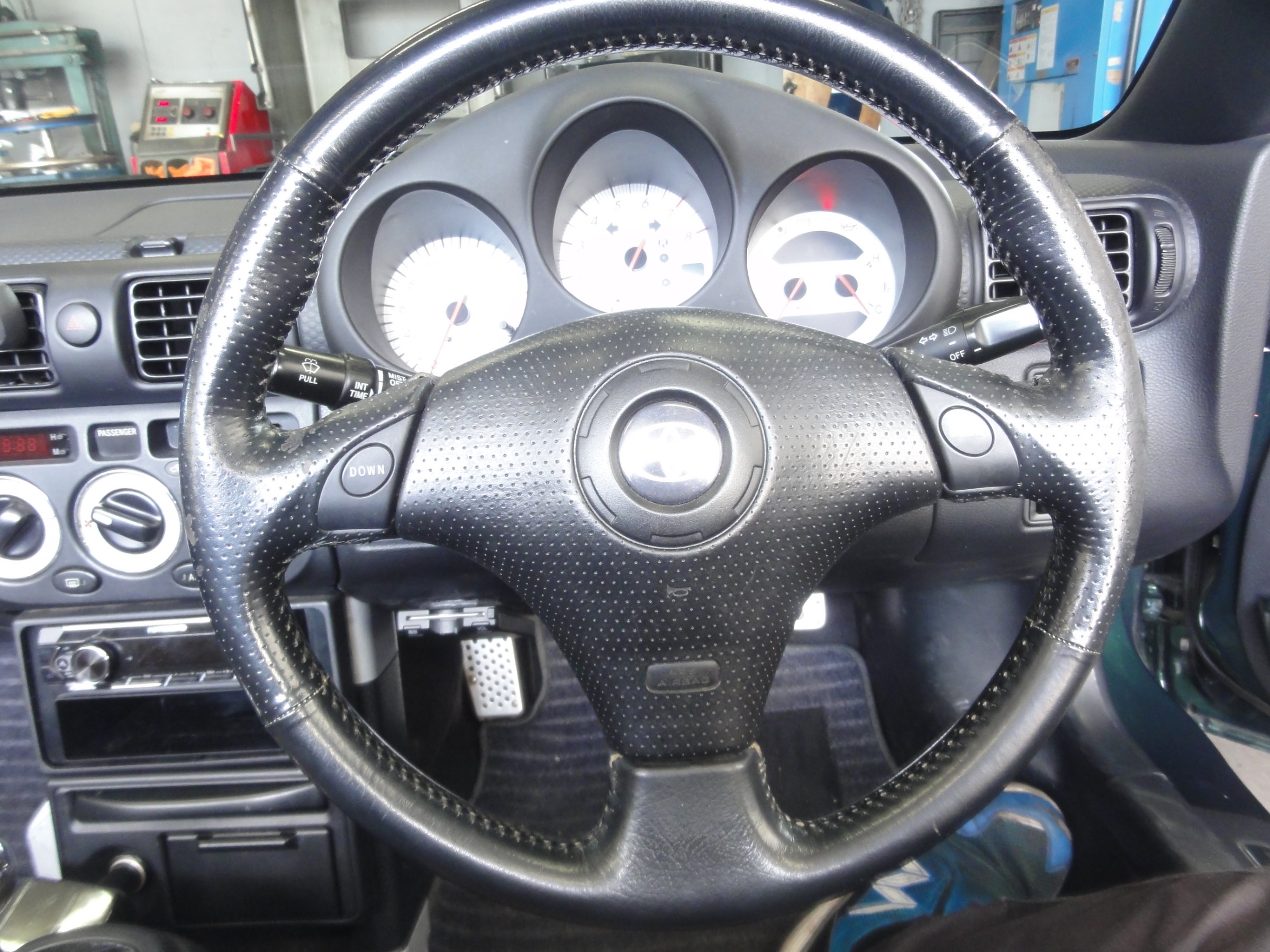 MRｰS（ZZW30）ナルディ製スポーツステアリング「クラシック