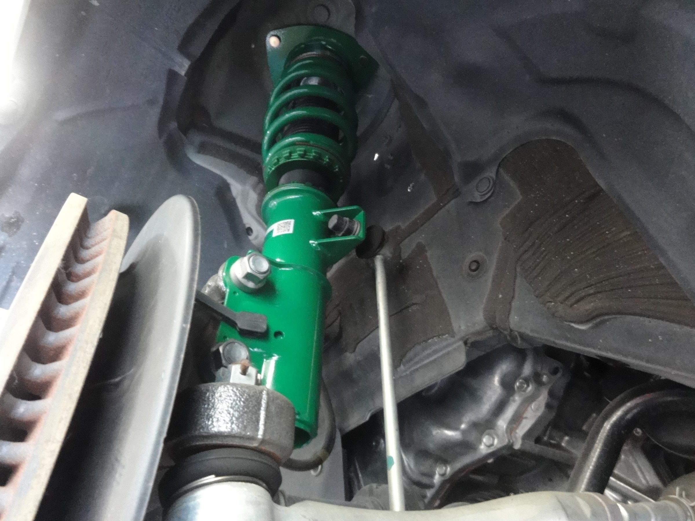 カムリ（AXVH70）テイン製車高調「FLEXｰZ」装着＆アライメント作業