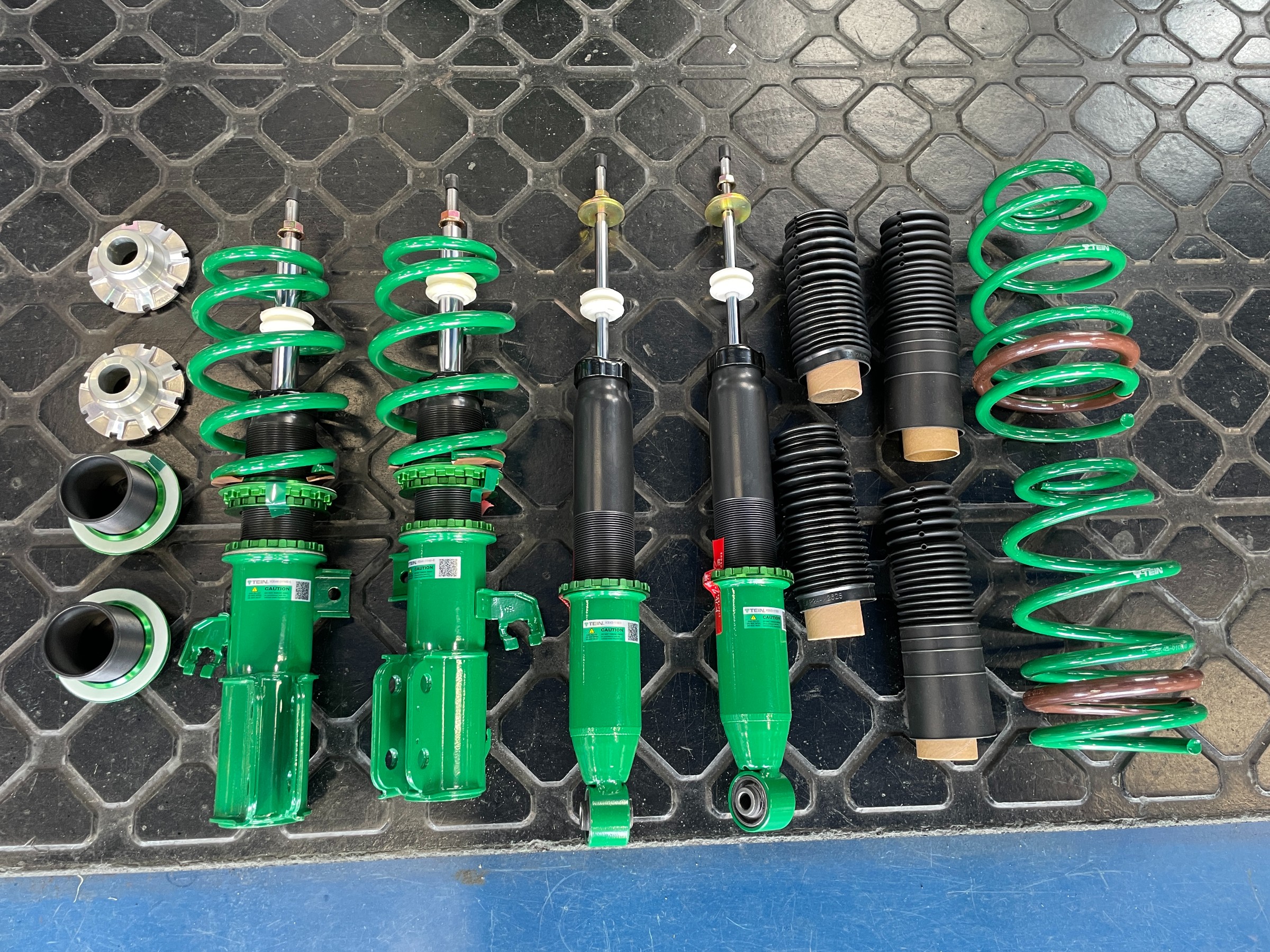 ☆車高調で乗り心地改善！？☆ | 日産 ノートNISMO S 足まわり