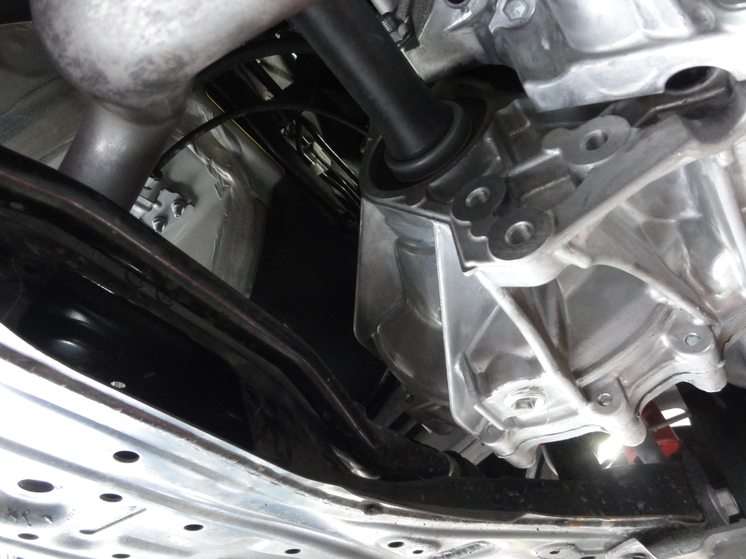 スイフトスポーツ（ZC33S）アールズ製エンジントルクダンパー
