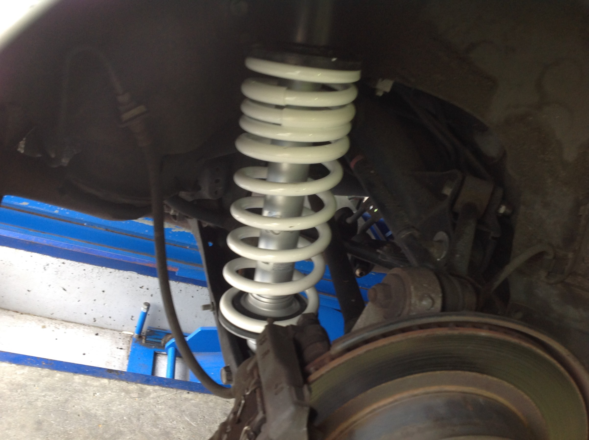 GRX121マークXさん、カヤバ エクステージキットで足回りをリフレッシュ