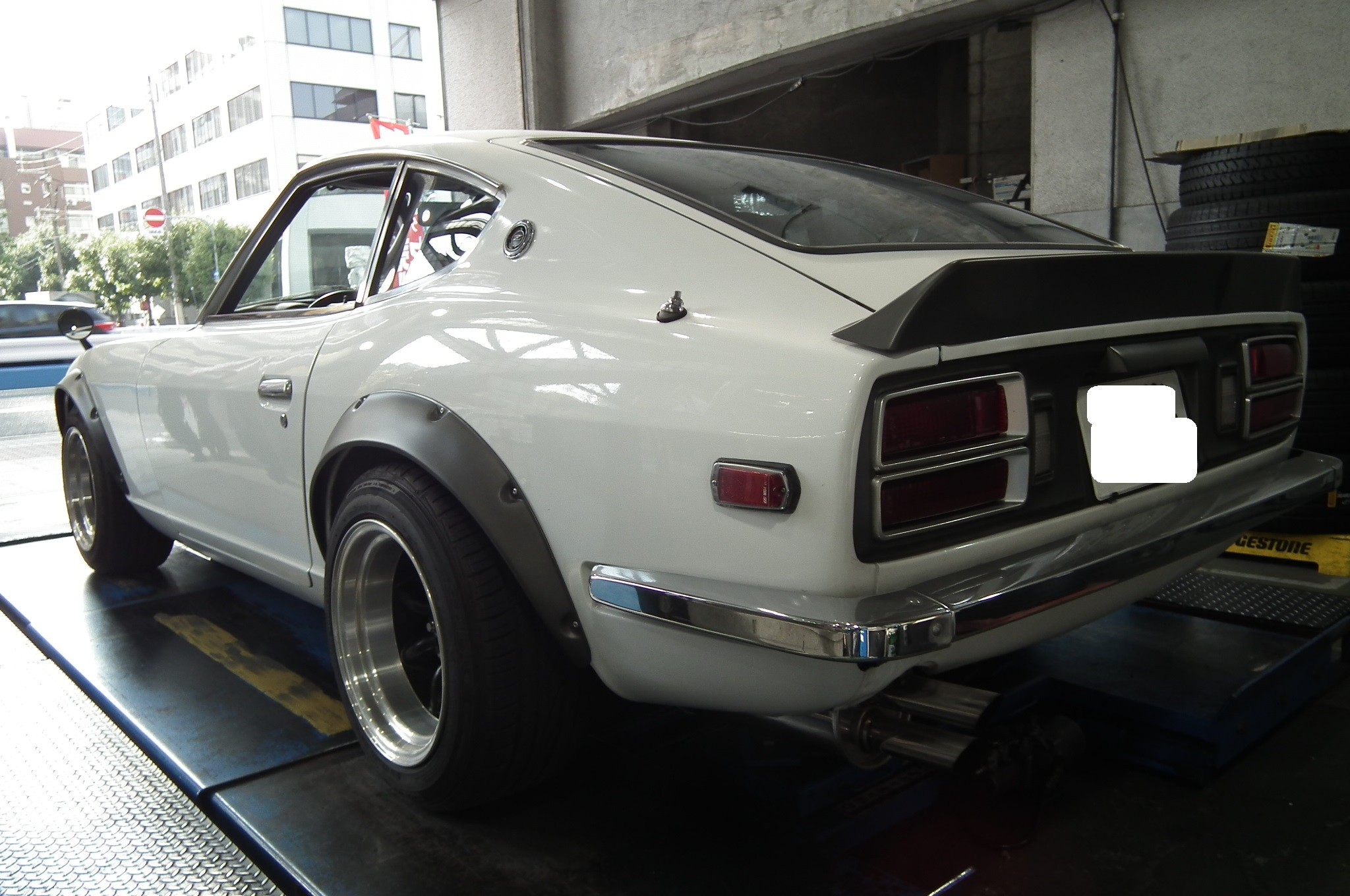 フェアレディZ ご来店&タイヤ交換のご紹介 S30 FAIRLADY Z フェアレディZ ご来店&タイヤ交換のご紹介 S30 FAIRLADY Z