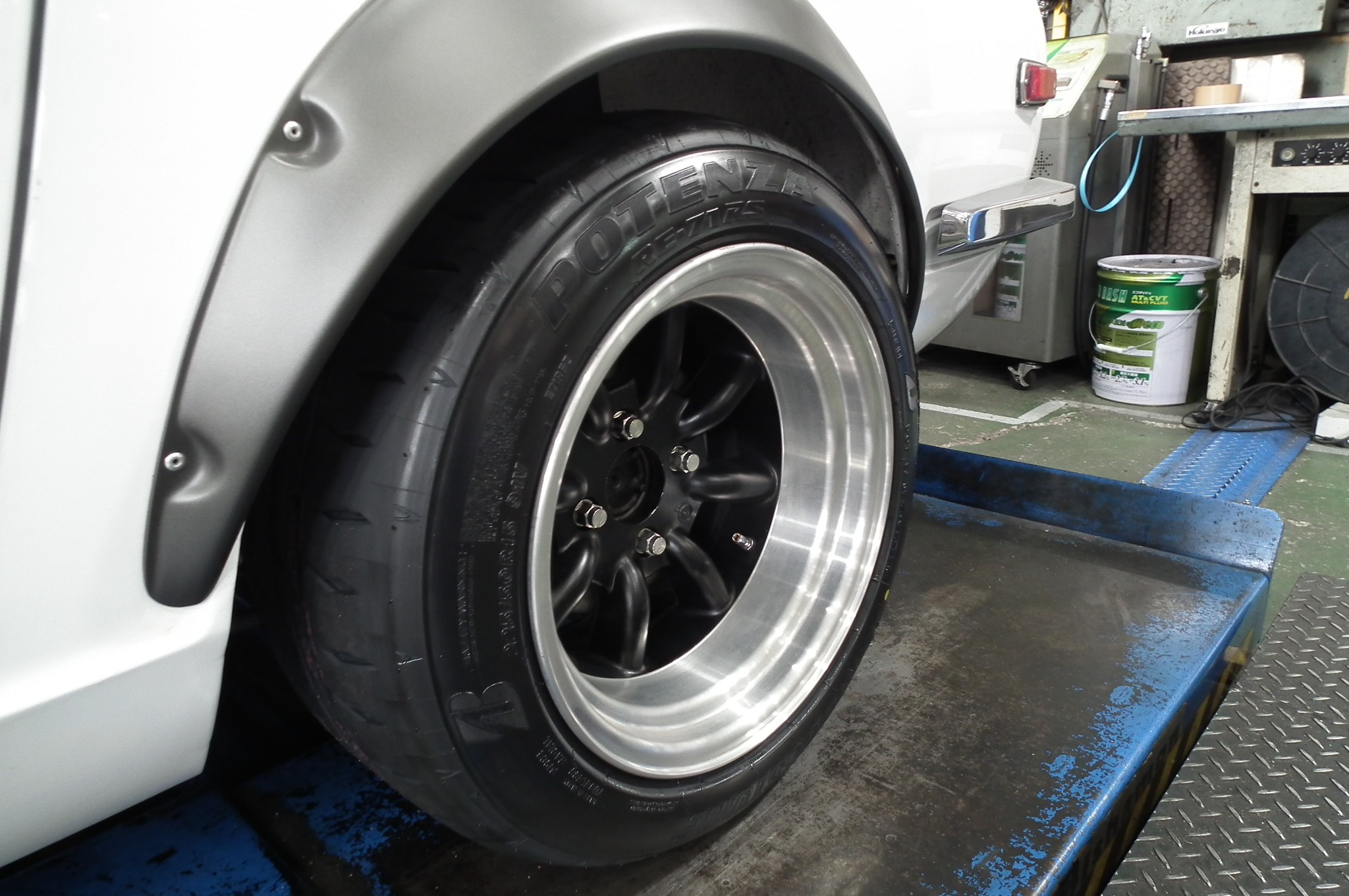 フェアレディZ ご来店＆タイヤ交換のご紹介 S30 FAIRLADY Z