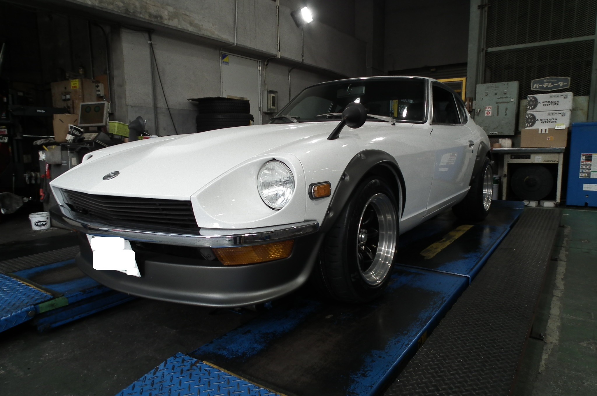 フェアレディZ ご来店&タイヤ交換のご紹介 S30 FAIRLADY Z フェアレディZ ご来店&タイヤ交換のご紹介 S30 FAIRLADY Z