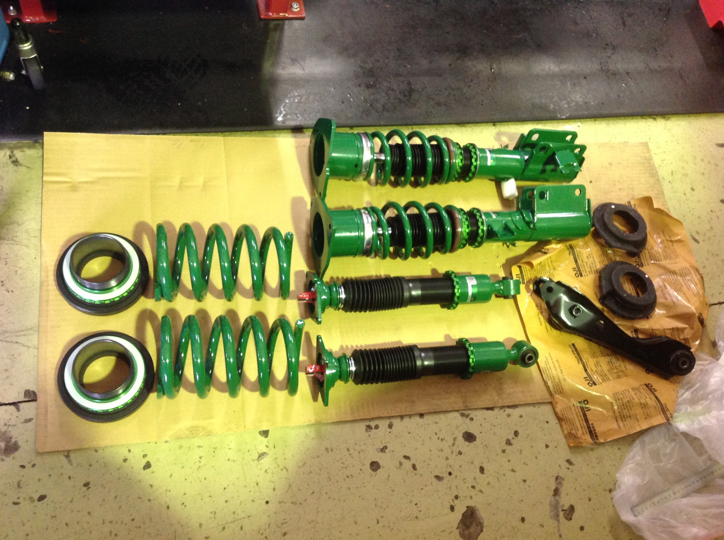 e52 エルグランド 純正足回り